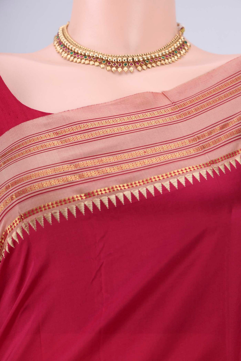 Border image of Maroon Narayanpet Silk Saree with Printed design on the body and Zari Border. 
