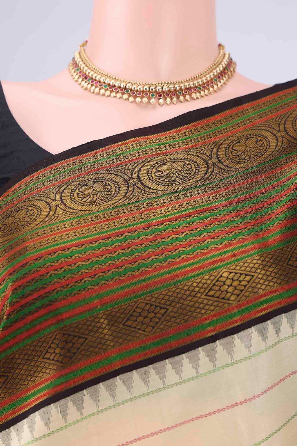 Border image of Cream Dual Tone Kanjivaram Silk Saree with Veldhari on the body and Thread Border. 