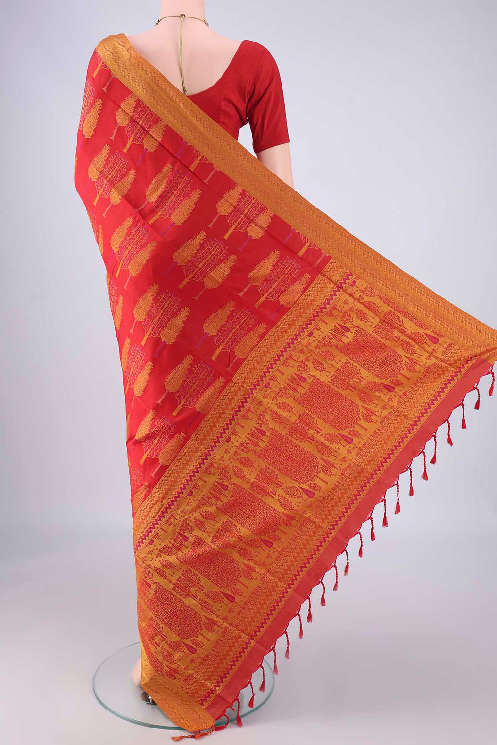Flat view of Red Soft Silk Saree with Thread Butta on the body and Thread Border. 