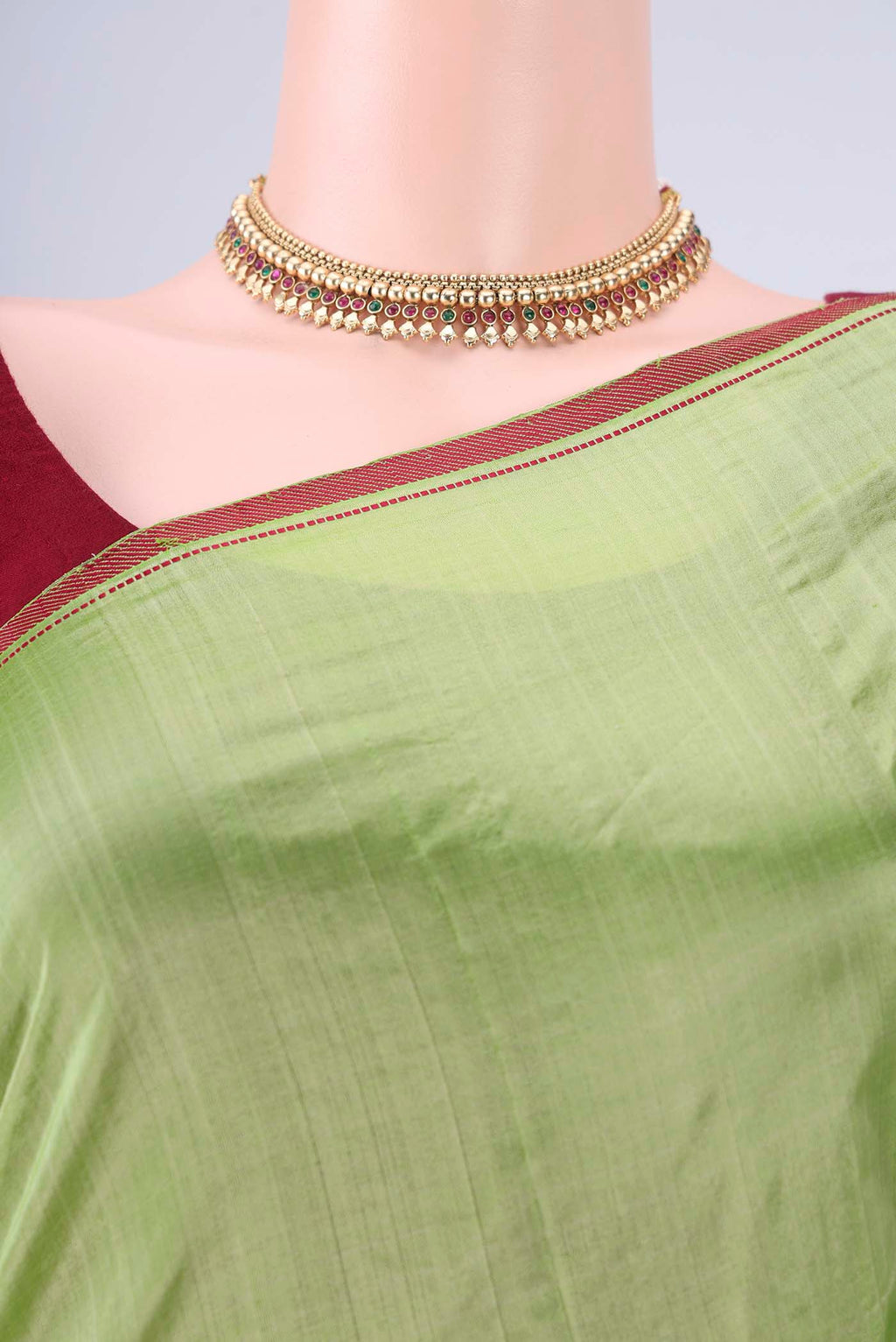 Border image of Green Kanchipuram Silk Saree with Plain Body and Thread Border. 