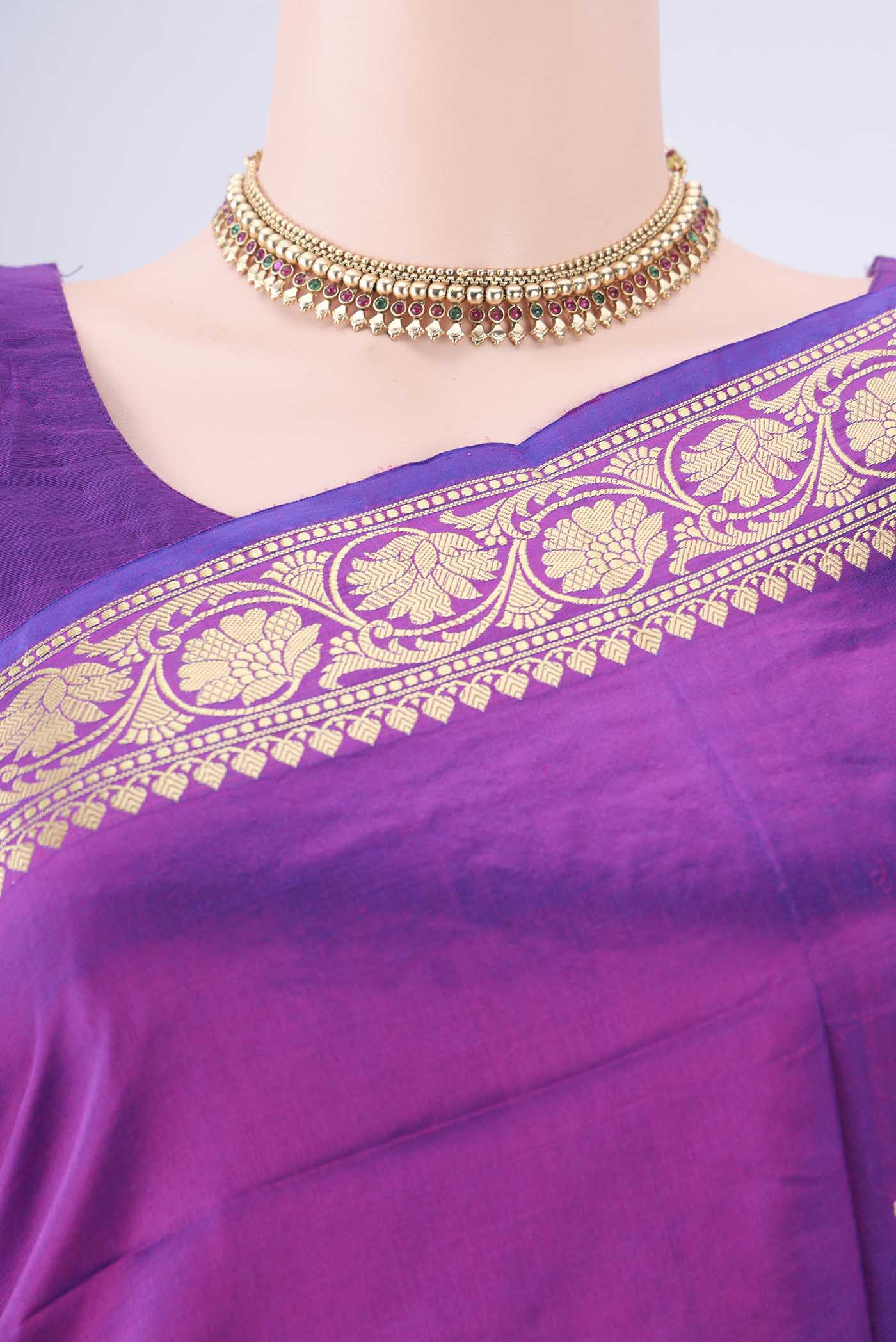 Border image of Magenta Banarasi Katan Silk Saree with Thread Butta on the body and Thread Border. 