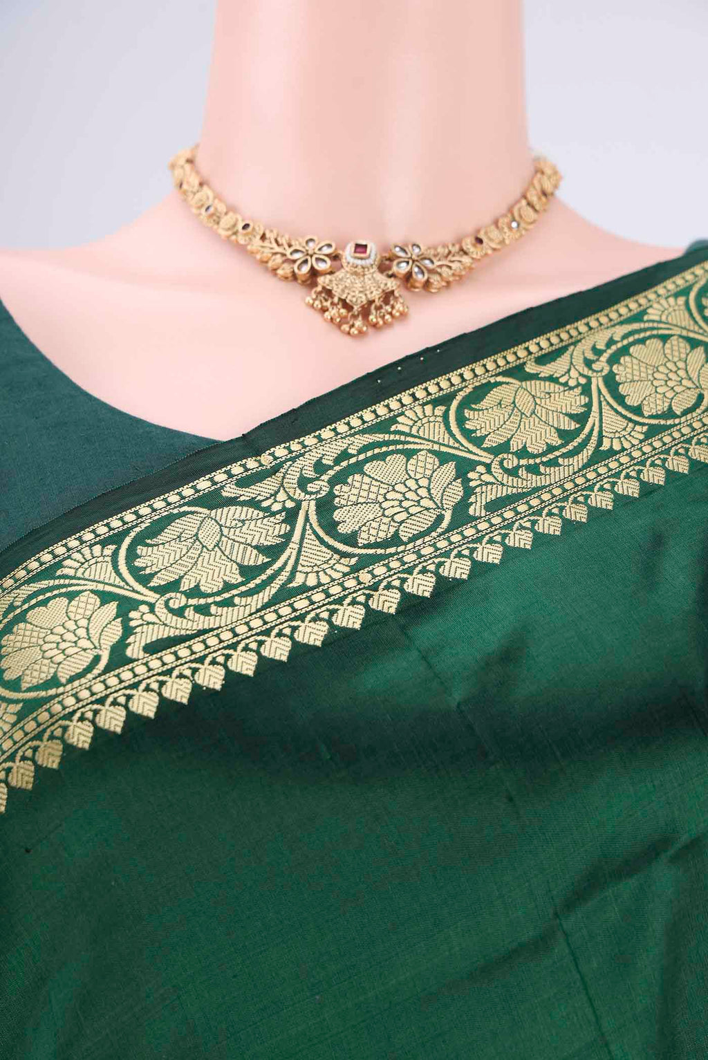 Border image of Bottle Green Banarasi Katan Silk Saree with Thread Butta on the body and Thread Border. 