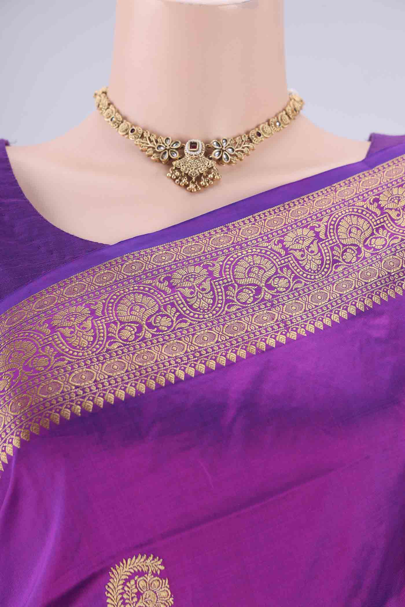 Border image of Magenta Banarasi Katan Silk Saree with Thread Butta on the body and Thread Border. 