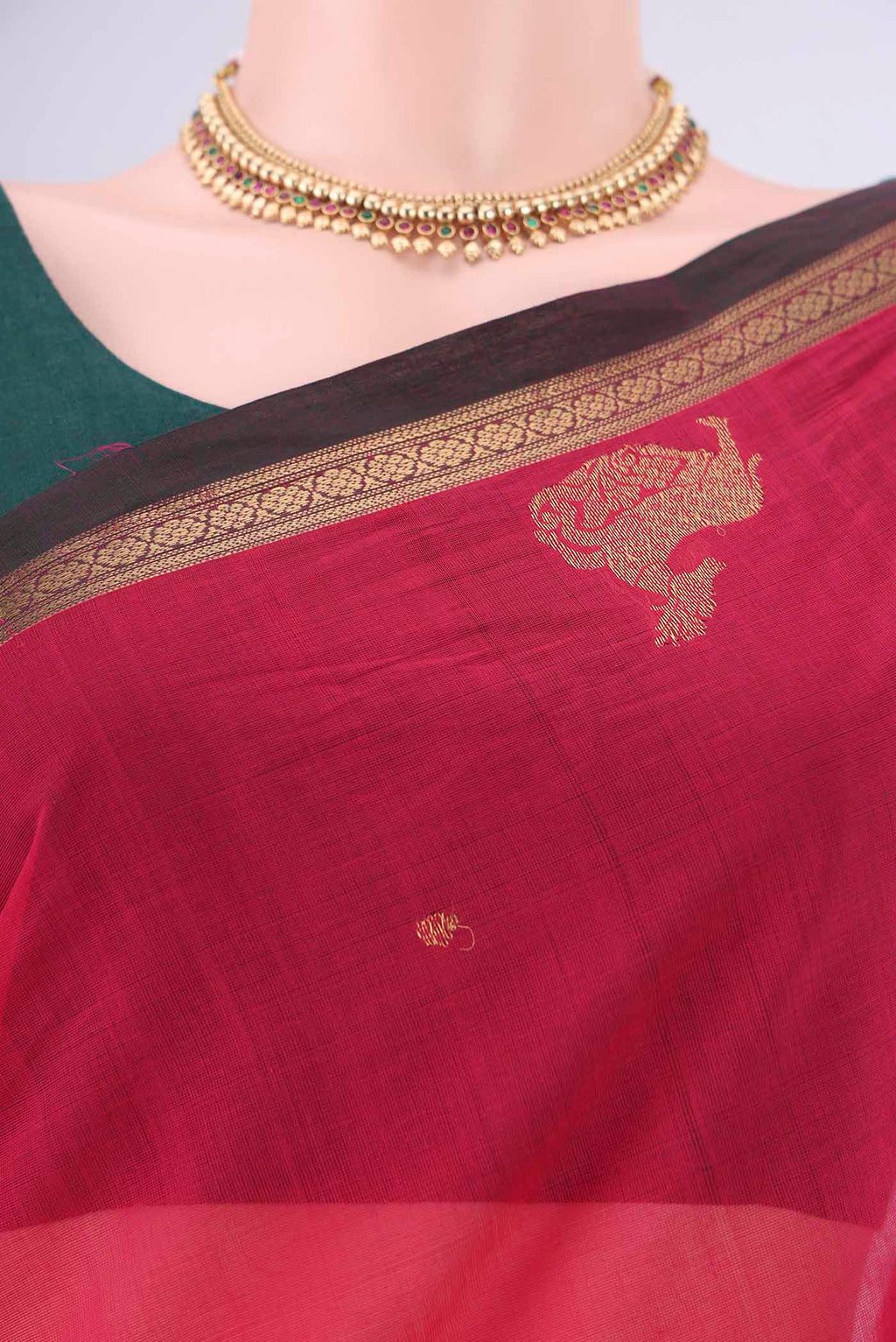 Border image of Pink Kanchi Cotton Saree with Zari Butta on the body and Plain Border. 