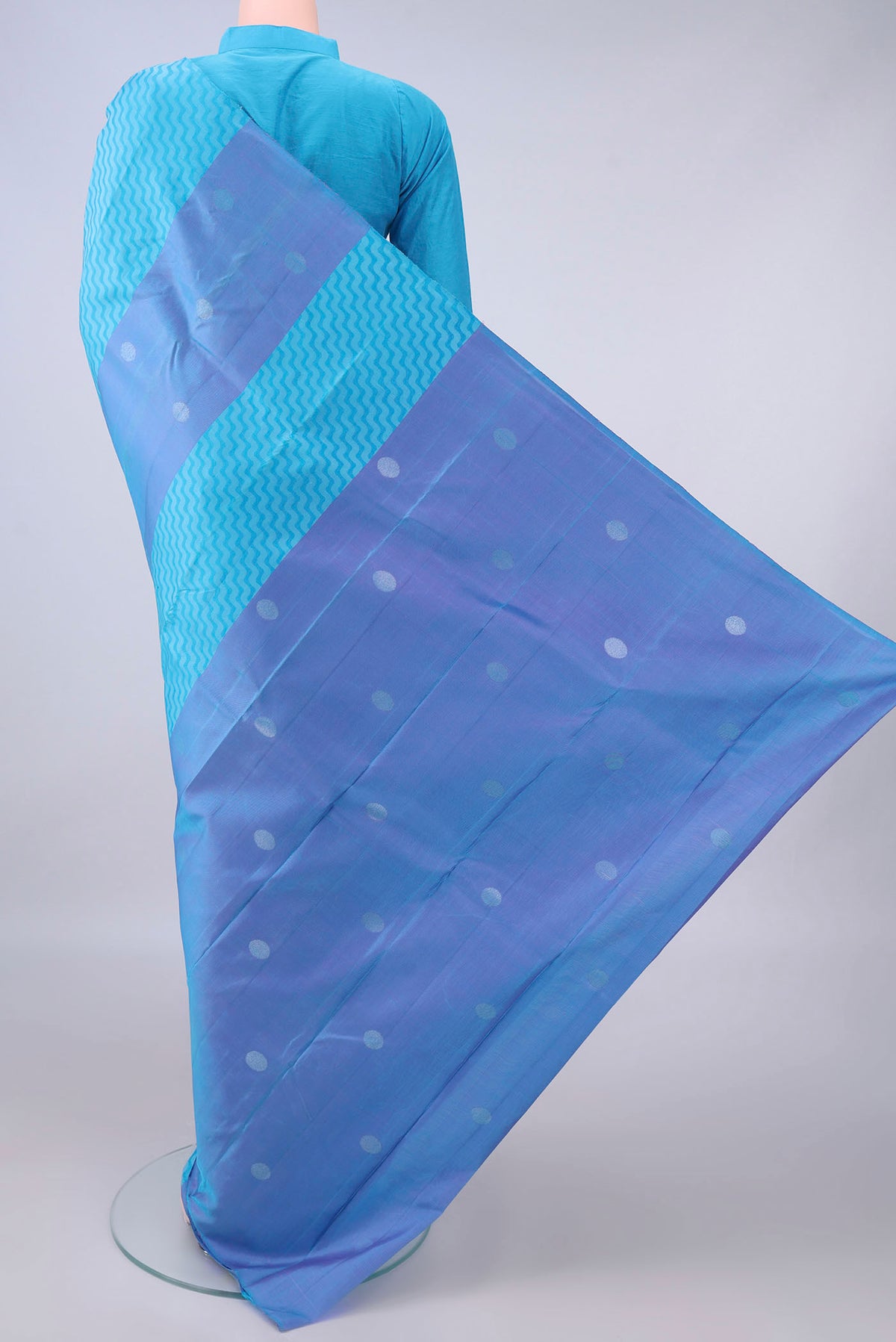 Flat view of Pure Silk Multi Color Kanjivaram Saree with Zig Zag design on the body and Without Border. 