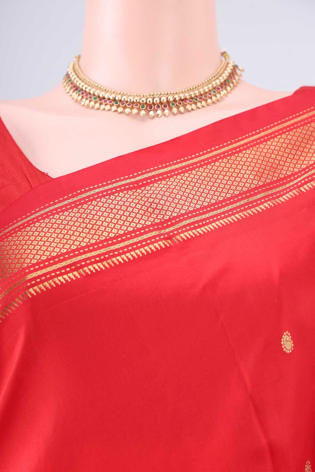 Border image of Pure Silk Red Paithani Saree with Plain Body and Zari Border. 