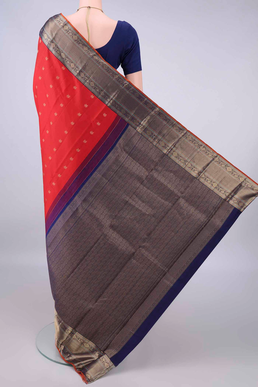 Flat view of Pure Silk Red Kanchipuram Saree with Zari Butta on the body and Zari Border. 