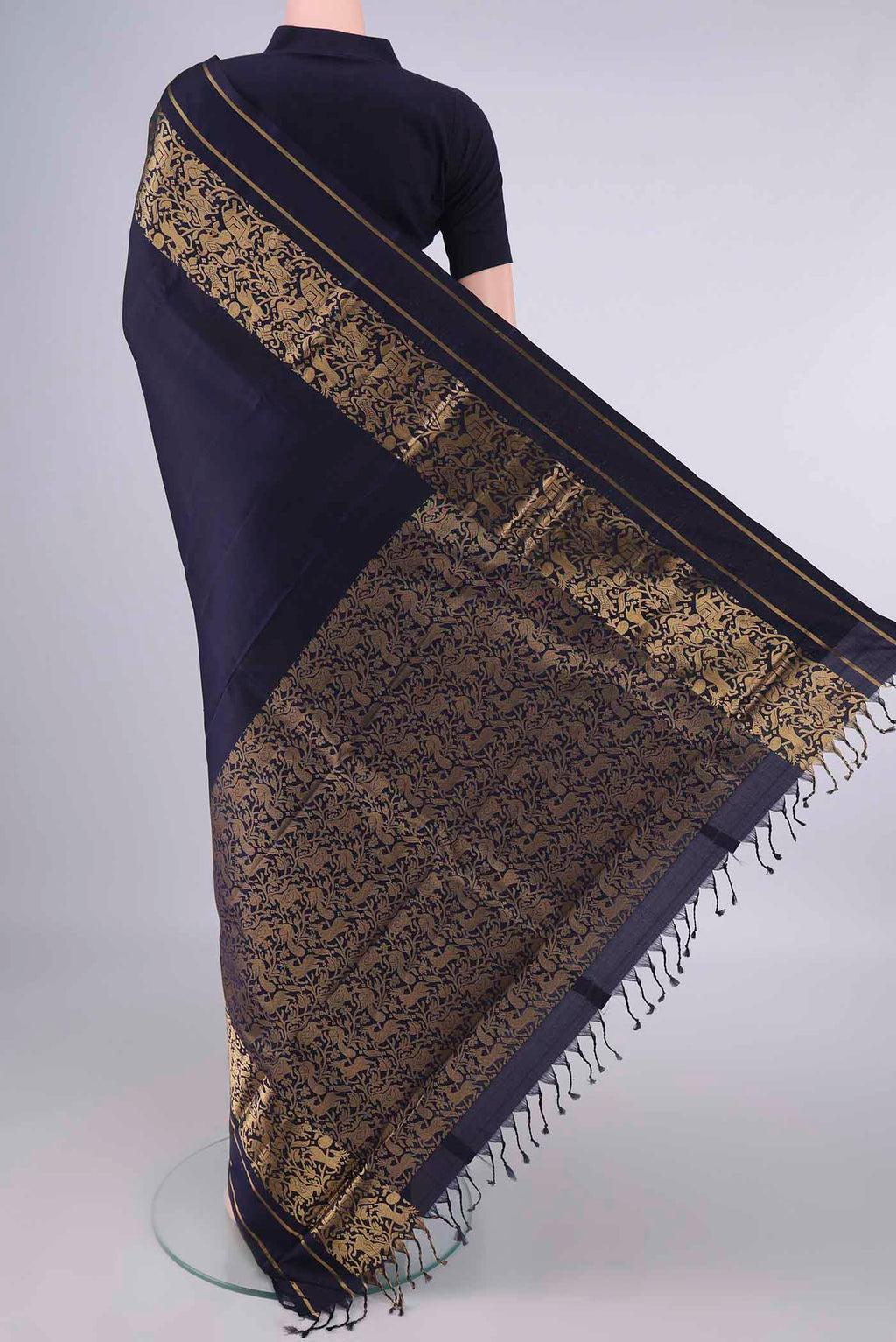 Flat view of Pure Silk Navy Blue Kanchipuram Saree with Plain Body and Fancy Border. 