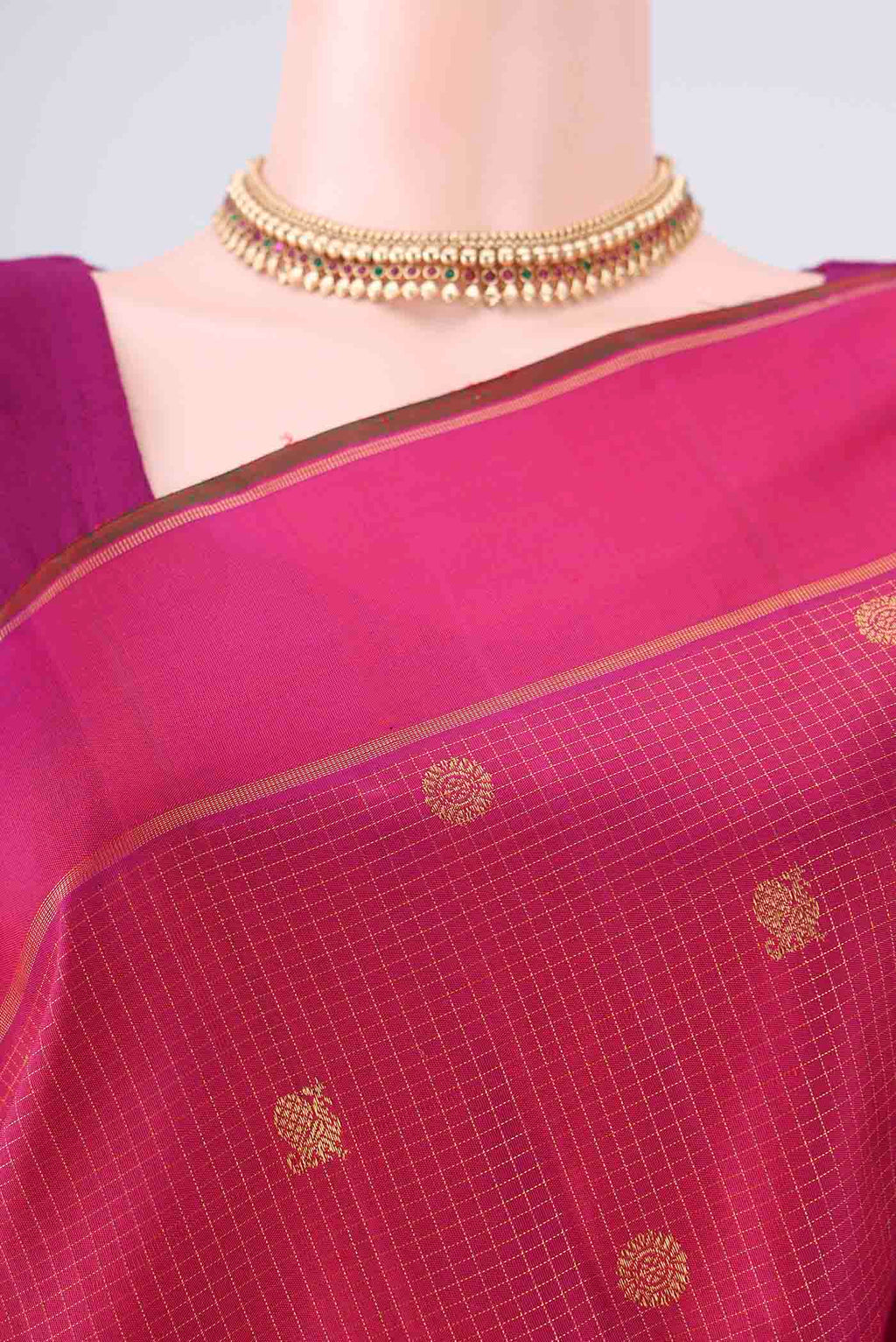Border image of Pure Silk Pure Zari Pink Kanjivaram Saree with Checked design on the body and Zari Border. 