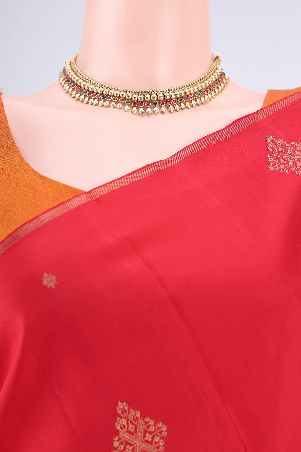 Border image of Pure Silk Pure Zari Red Kanchipuram Saree with Zari Butta on the body and Plain Border. 