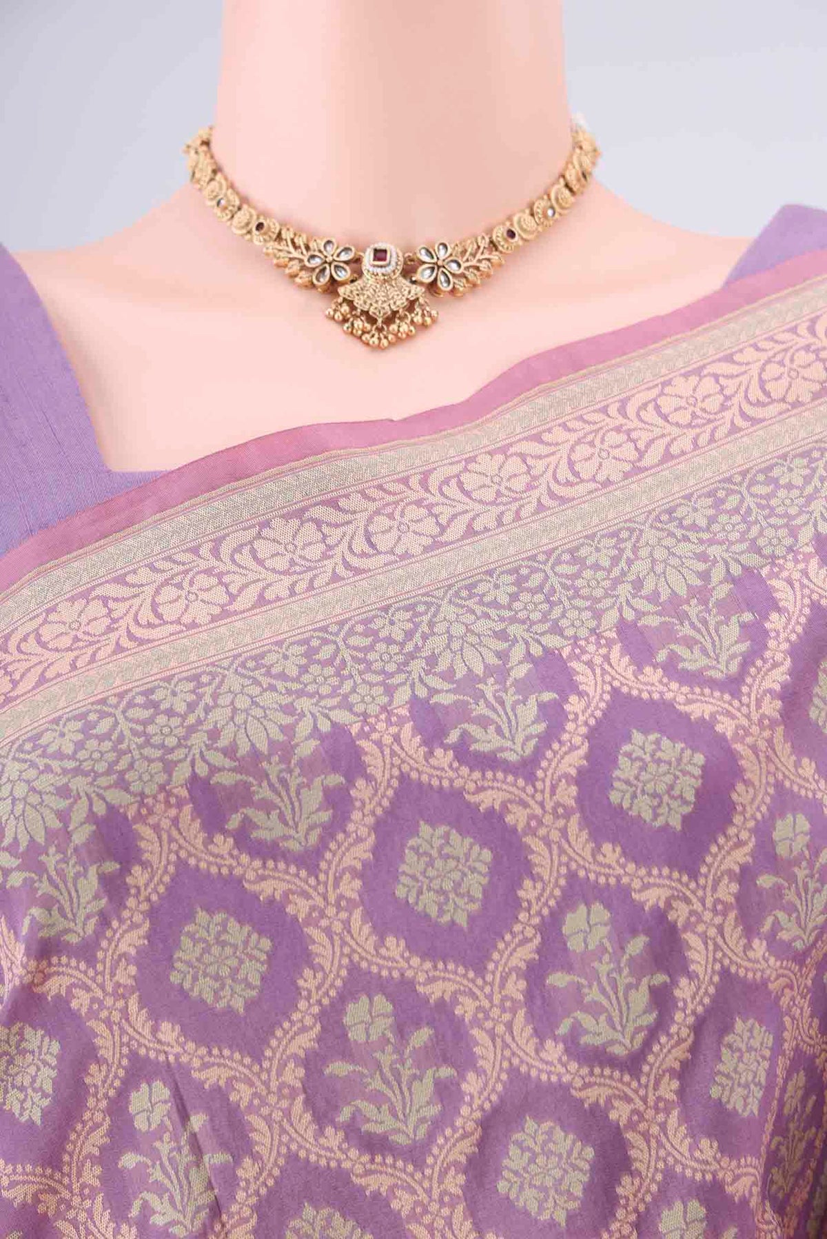Border image of Pure Silk Lavender Banarasi Saree with Thread Brocade on the body and Thread Border. 