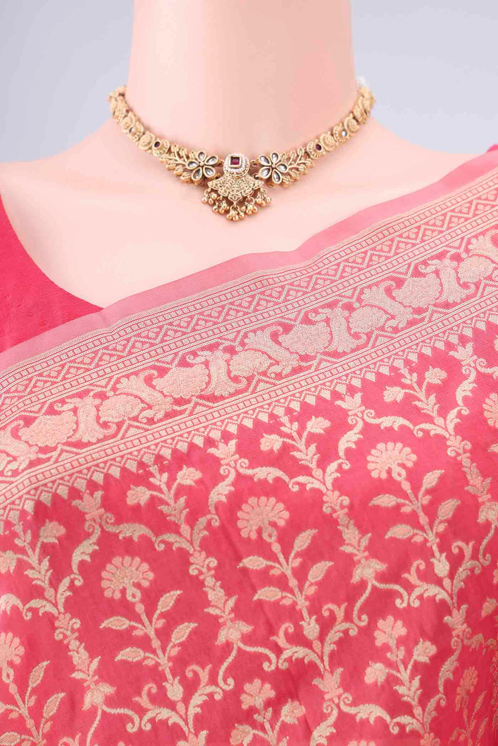Border image of Pure Silk Peach Banarasi Saree with Zari And Thread Butta on the body and Zari Border. 