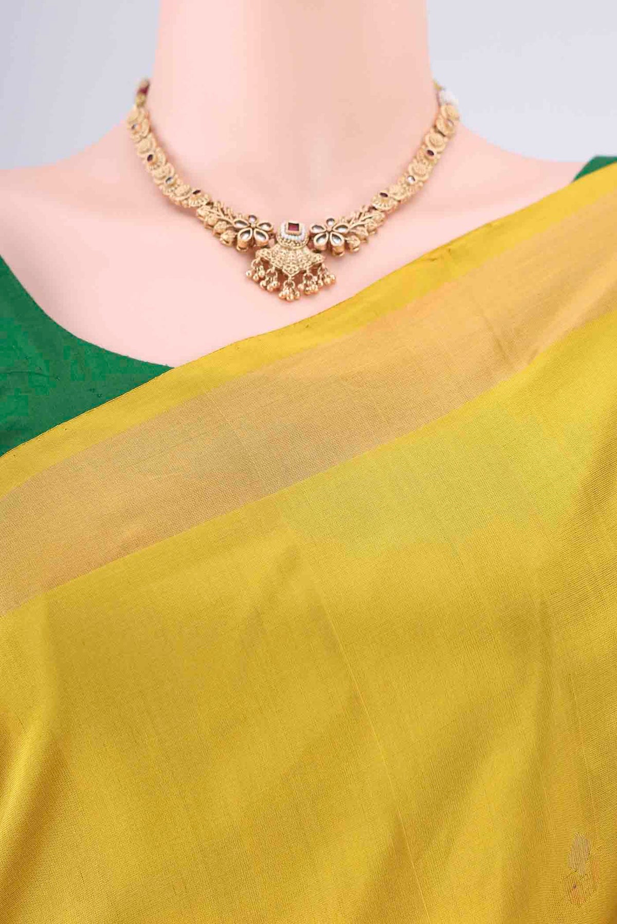 Border image of Pure Silk Lemon Yellow Uppada Saree with Jamdani on the body and Zari Border. 