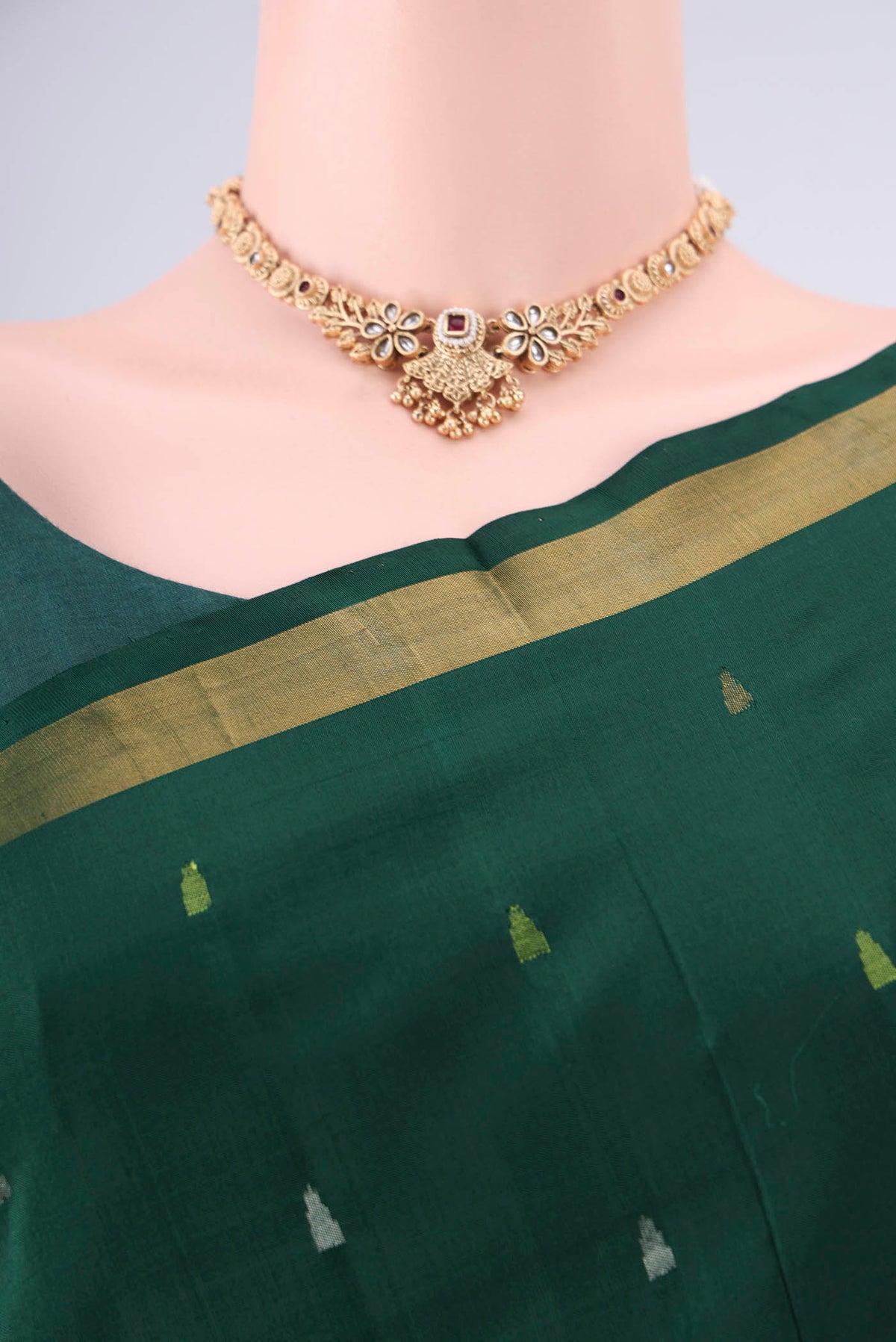 Border image of Pure Silk Bottle Green Uppada Saree with Zari Butta on the body and Zari Border. 
