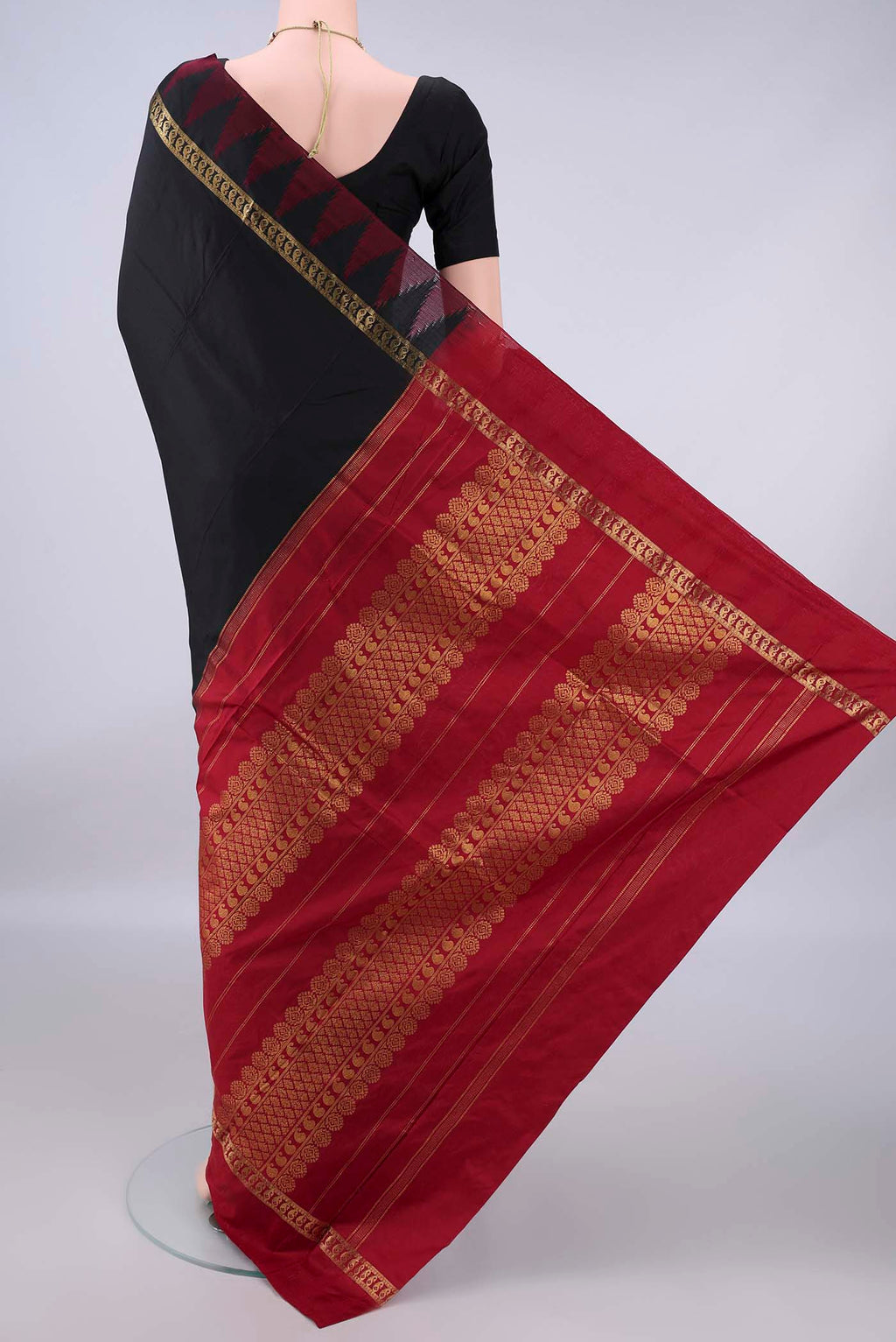 Flat view of Pure Silk Black Bangalore - kadyal Saree with Plain Body and Temple Border. 