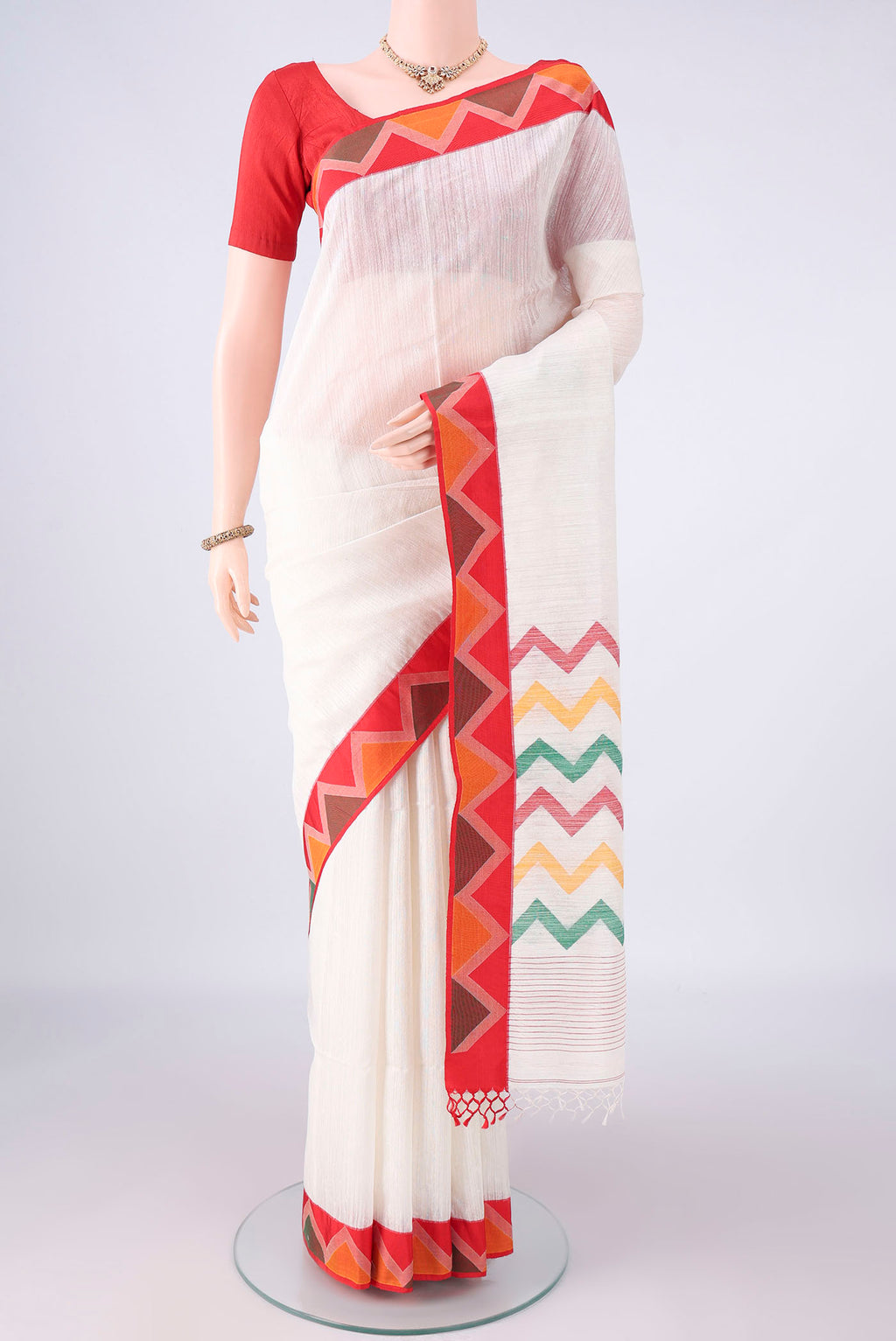 Pure Silk White Jute Saree with Plain Body and Thread Border.  displayed on a mannequin