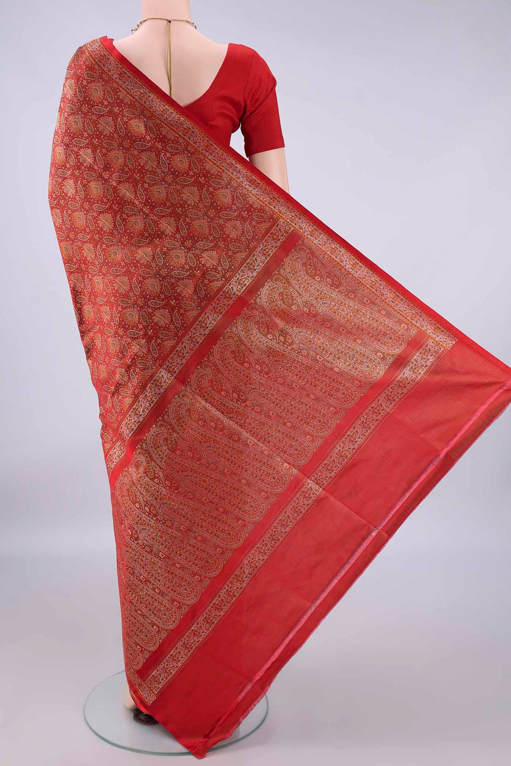 Flat view of Pure Silk Red Banarasi Tanchoi Saree with Thread Brocade on the body and Thread Border. 