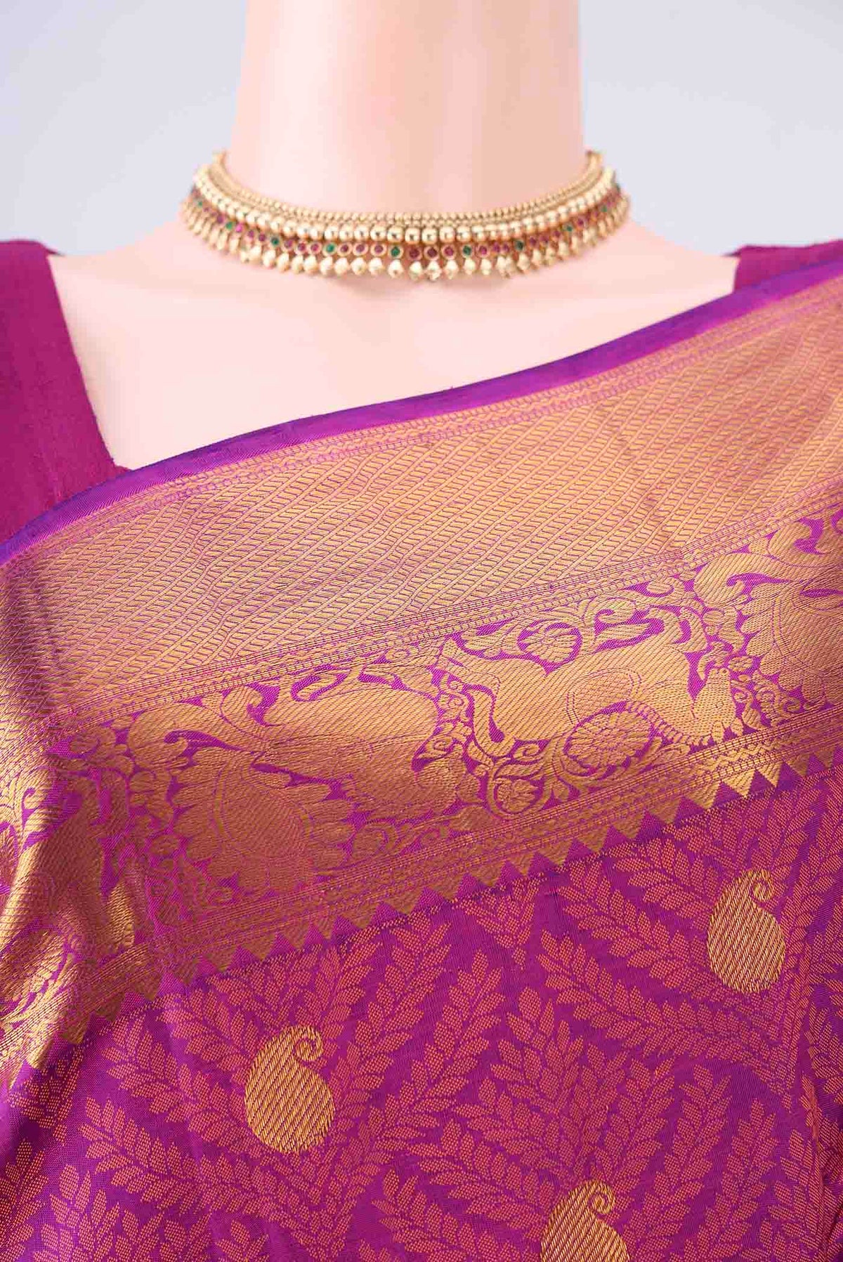 Border image of Pure Silk Magenta Kanjivaram Saree with Jacquard With Zari Butta on the body and Zari Border. 