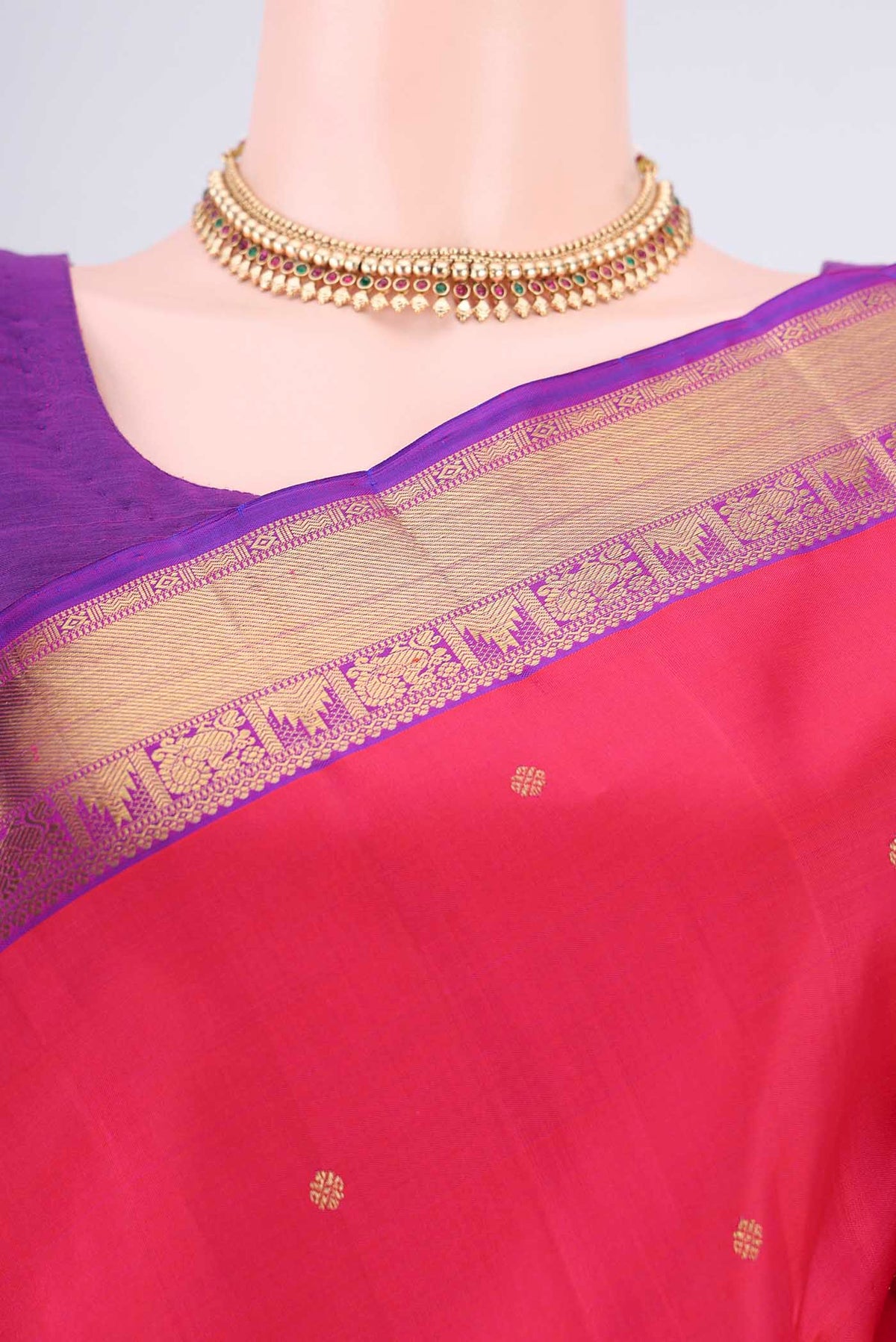 Border image of Pure Silk Pure Zari Dark Pink Kanjivaram Saree with Zari Butta on the body and Zari Border. 