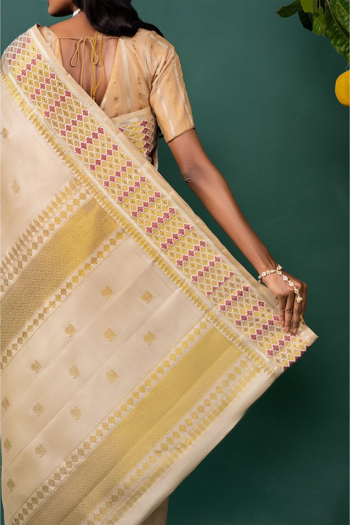 Amodhini - Off White Kanchipuram Silk Saree