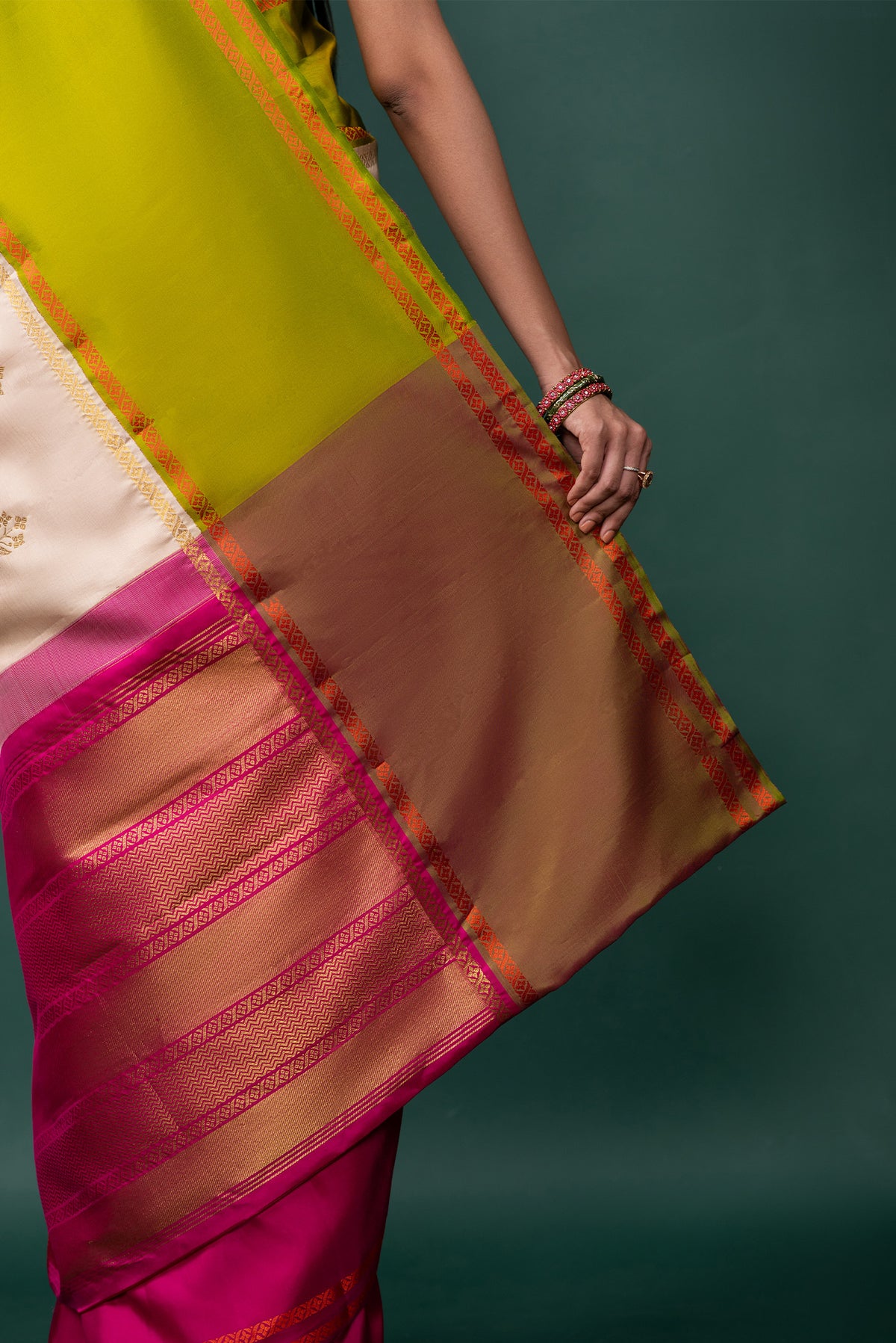Border image of Multi Color Kanchipuram Silk Saree with Zari Butta on the body and Thread Border