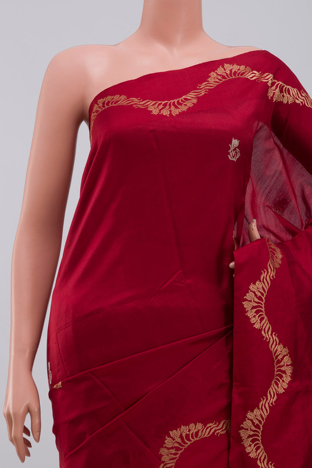 Border image of Maroon Banarasi Katan Silk Saree with Zari Butta on the body and Zari Border