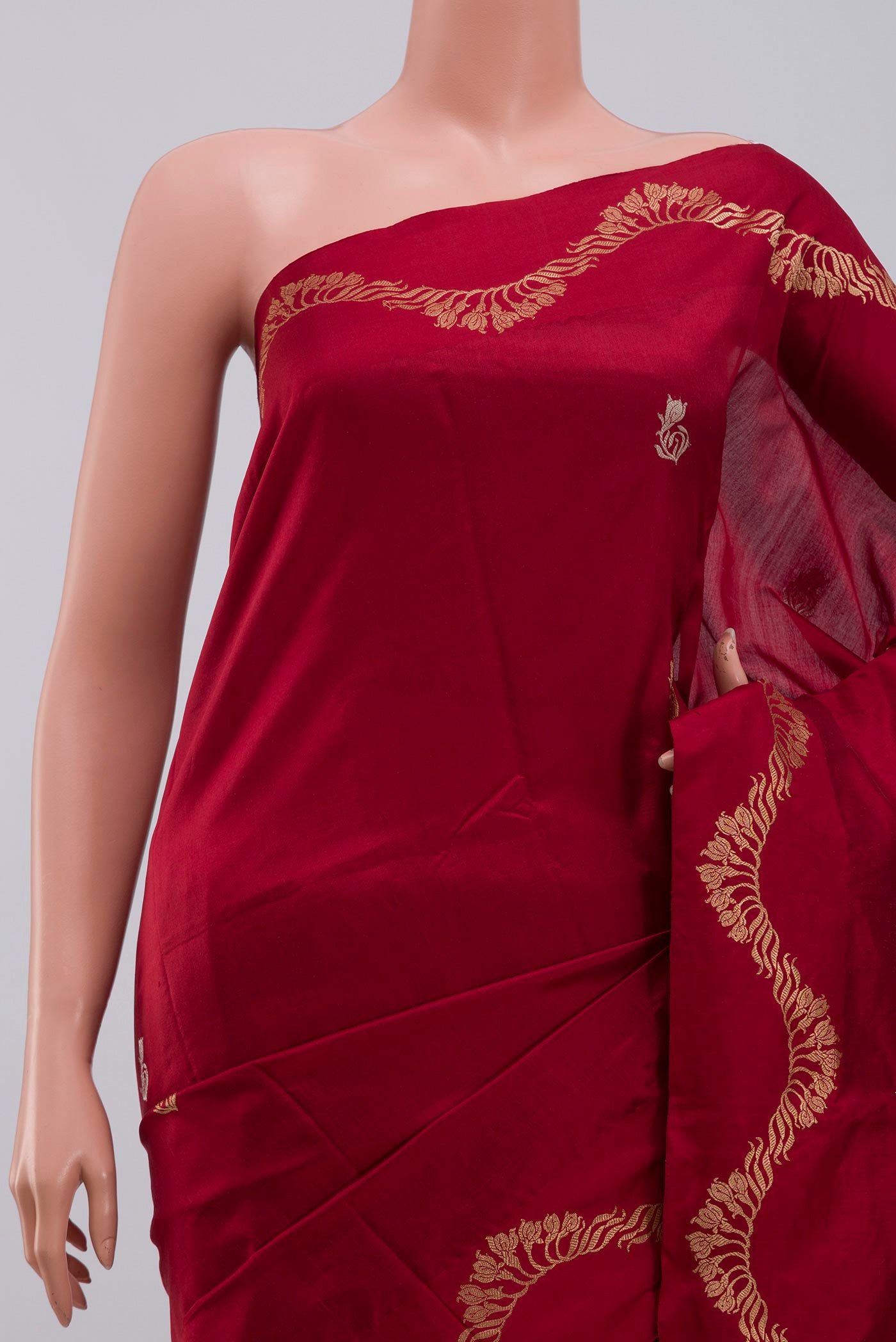 Border image of Maroon Banarasi Katan Silk Saree with Zari Butta on the body and Zari Border