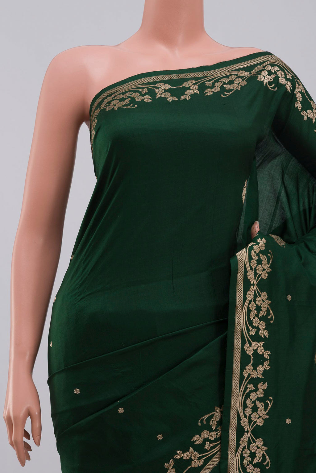 Border image of Green Banarasi Katan Silk Saree with Zari Butta on the body and Zari Border