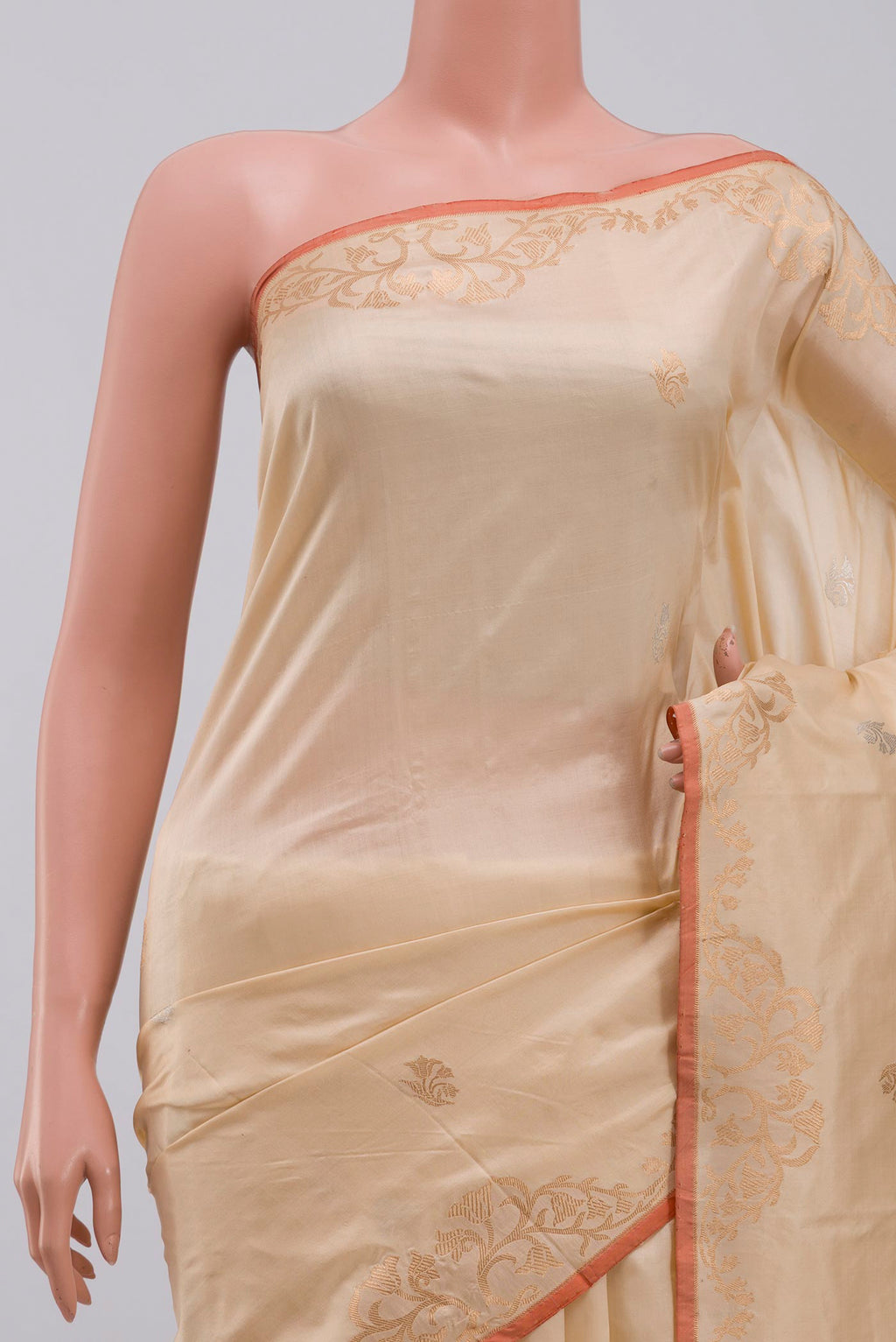 Border image of Beige Banarasi Katan Silk Saree with Zari Butta on the body and Zari Border