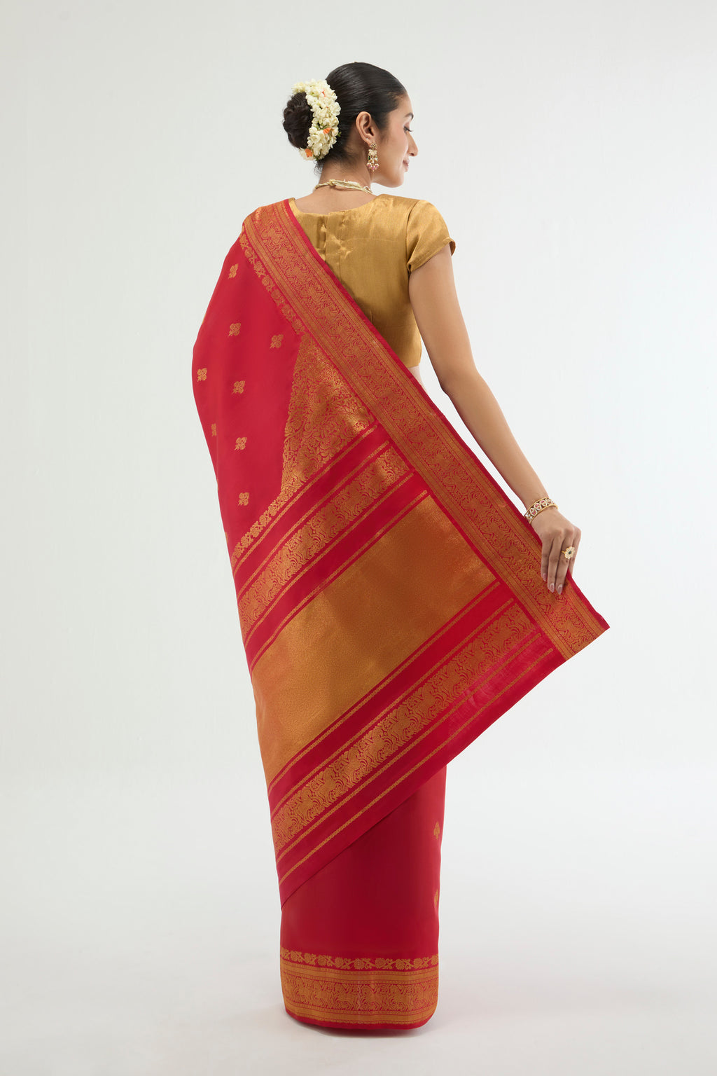 Flat view of Red Kanchipuram Silk Saree with Zari Brocade on the body and Zari Border