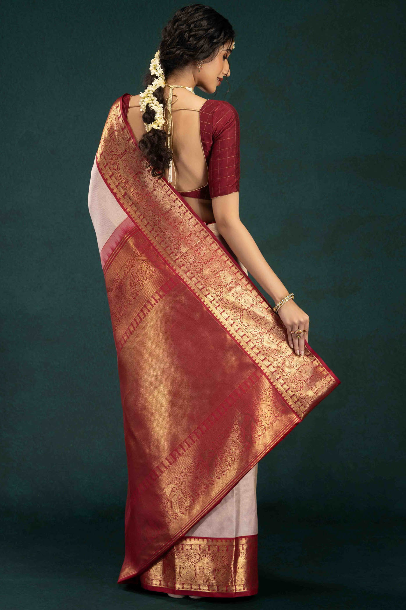 pallu body