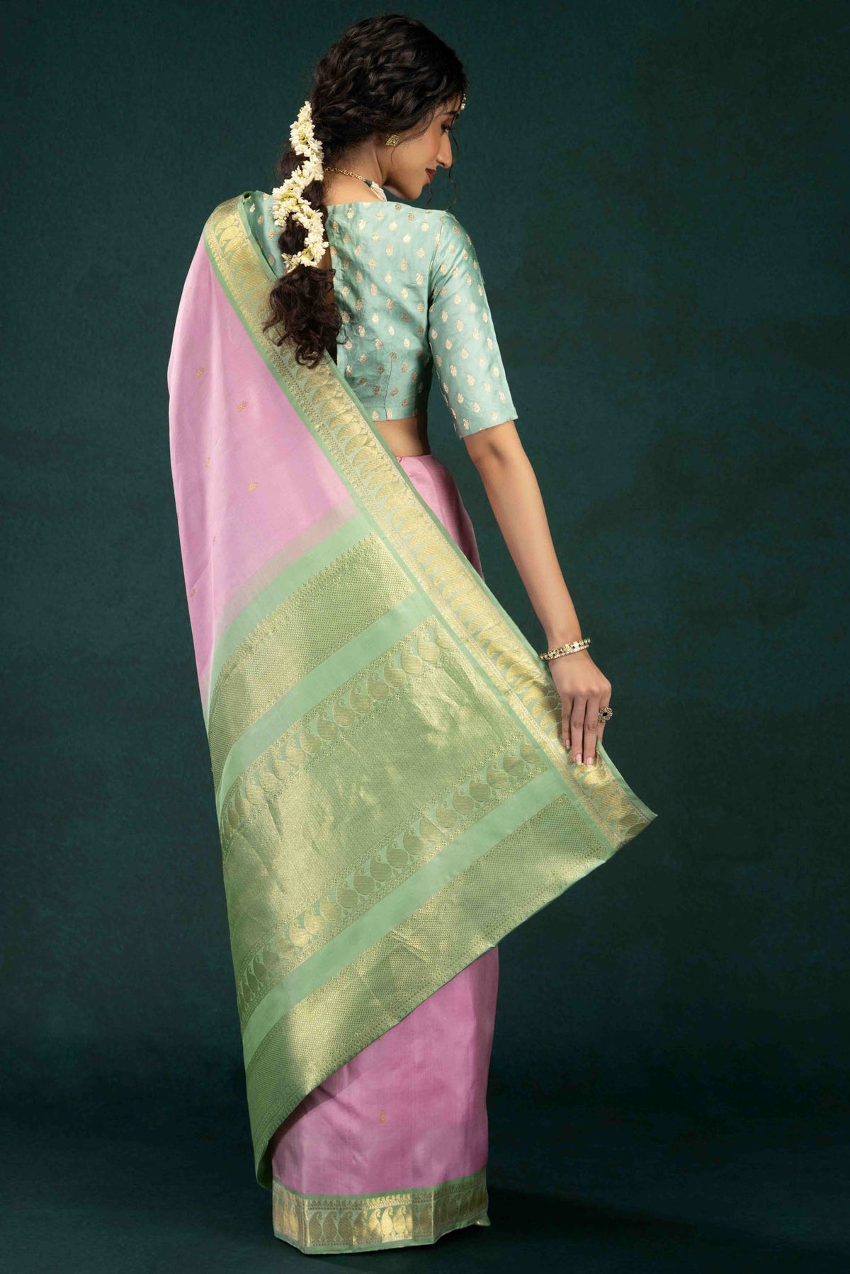 pallu body