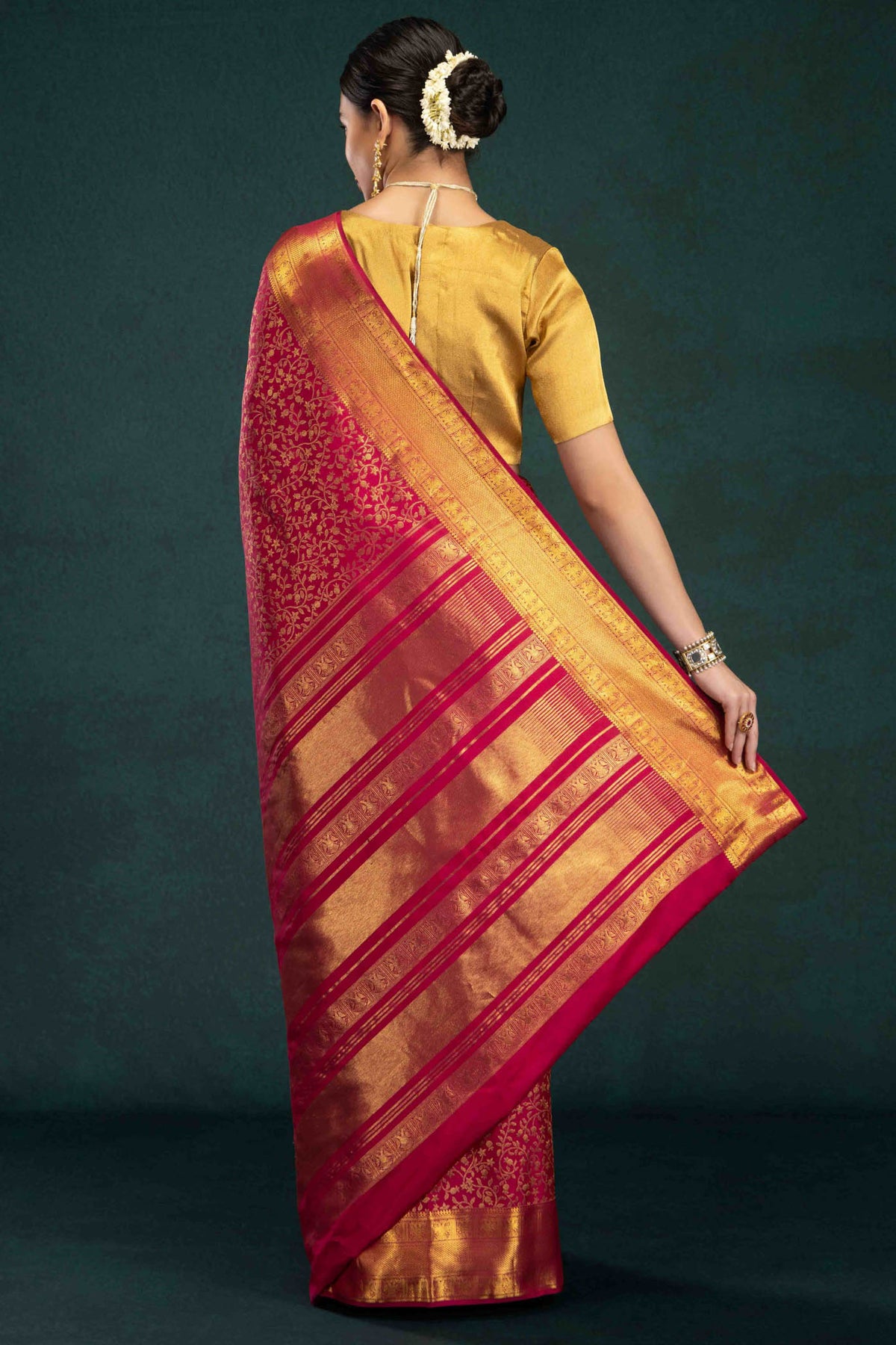 pallu body