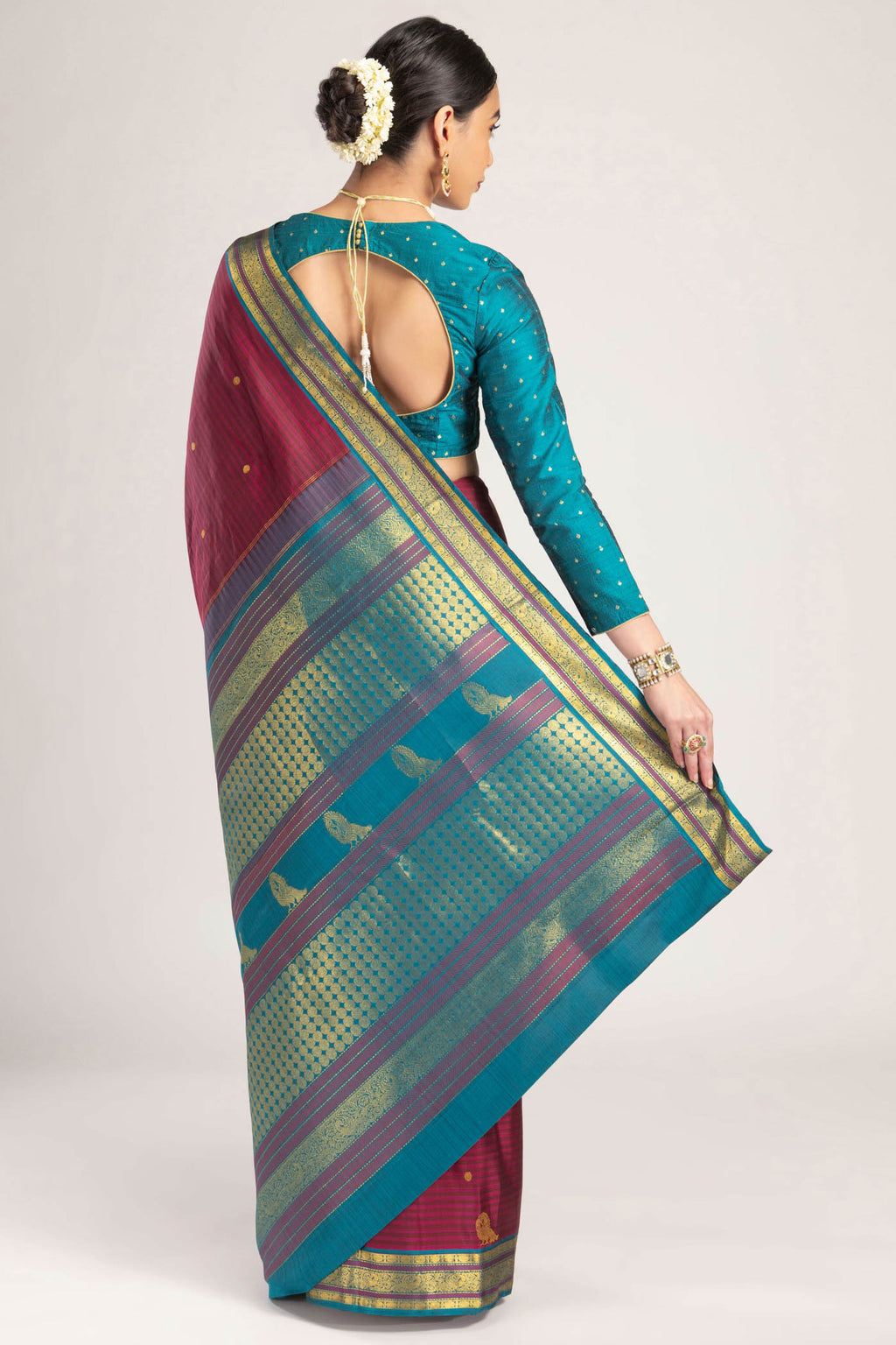 pallu body