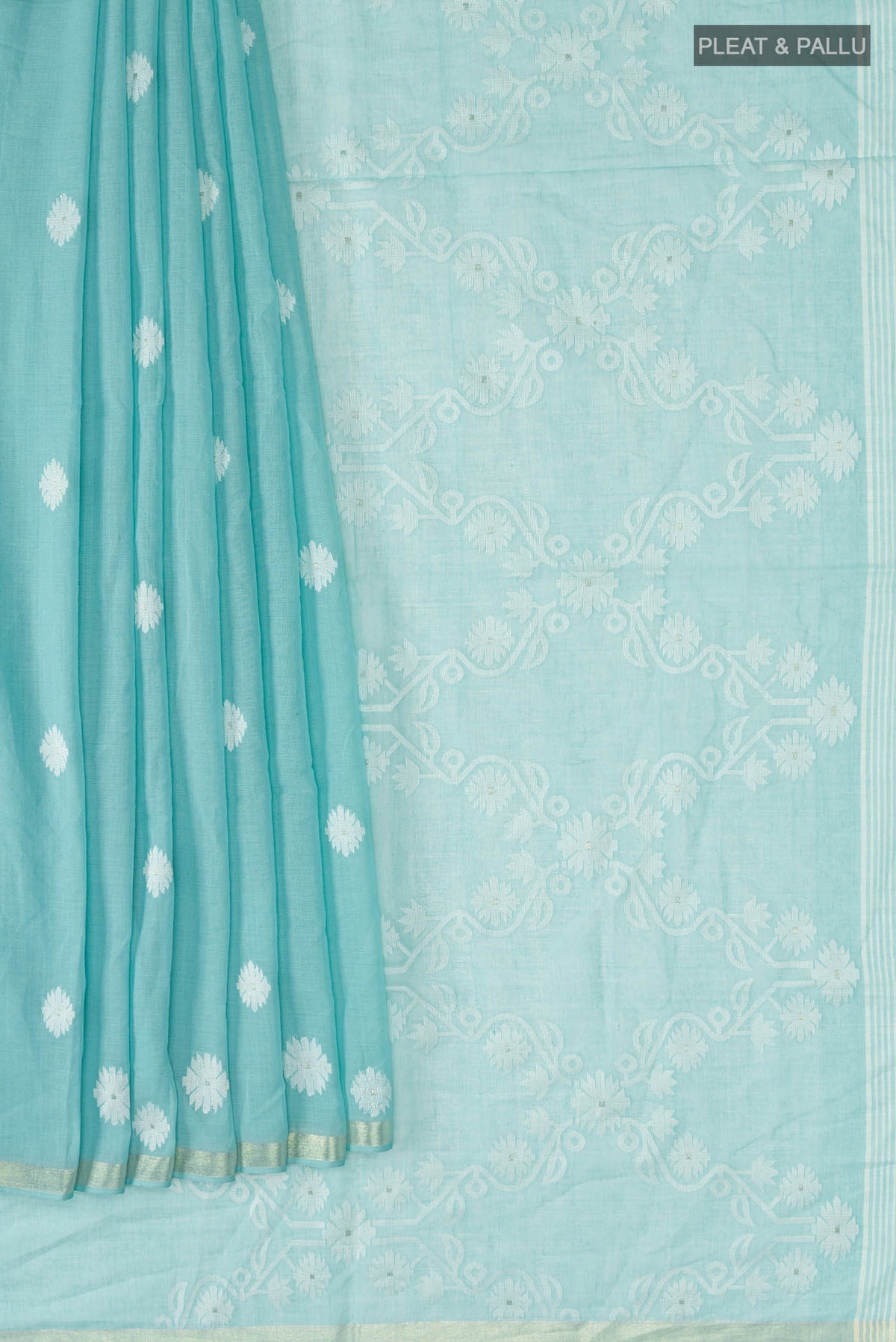 Pleats and pallu of Turquoise Bengal Cotton Saree with Jamdani on the body and Zari Border