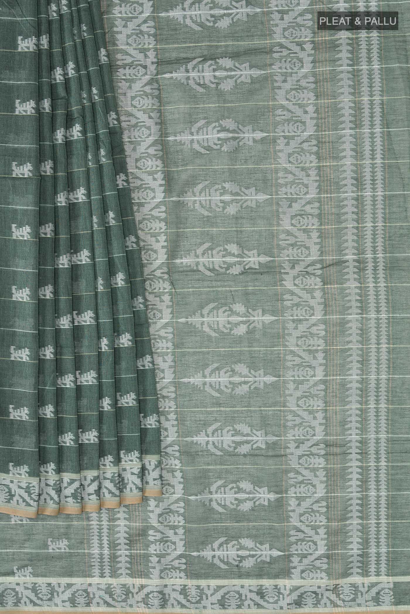 Pleats and pallu of Green Bengal Cotton Saree with Jamdani on the body and Thread Border