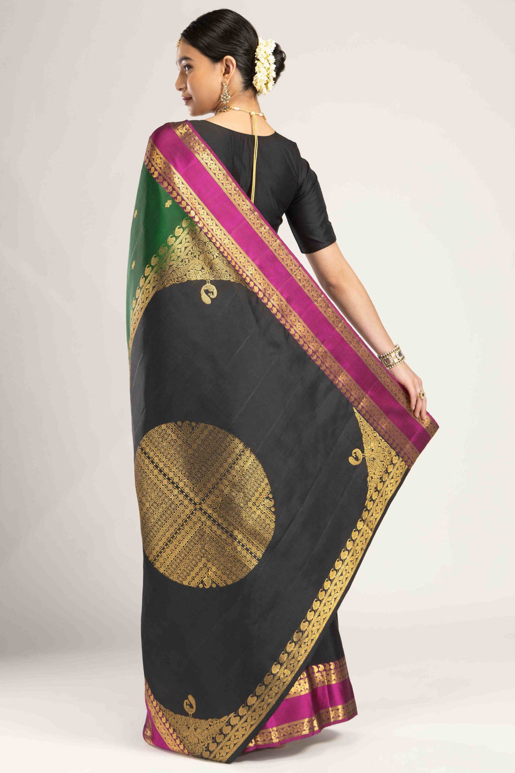 pallu body