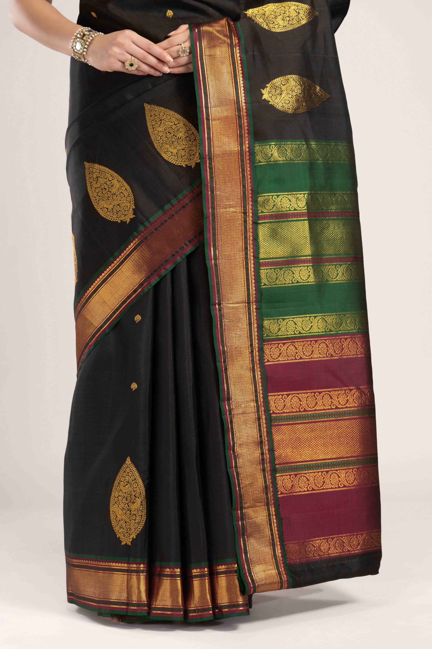 pleats pallu