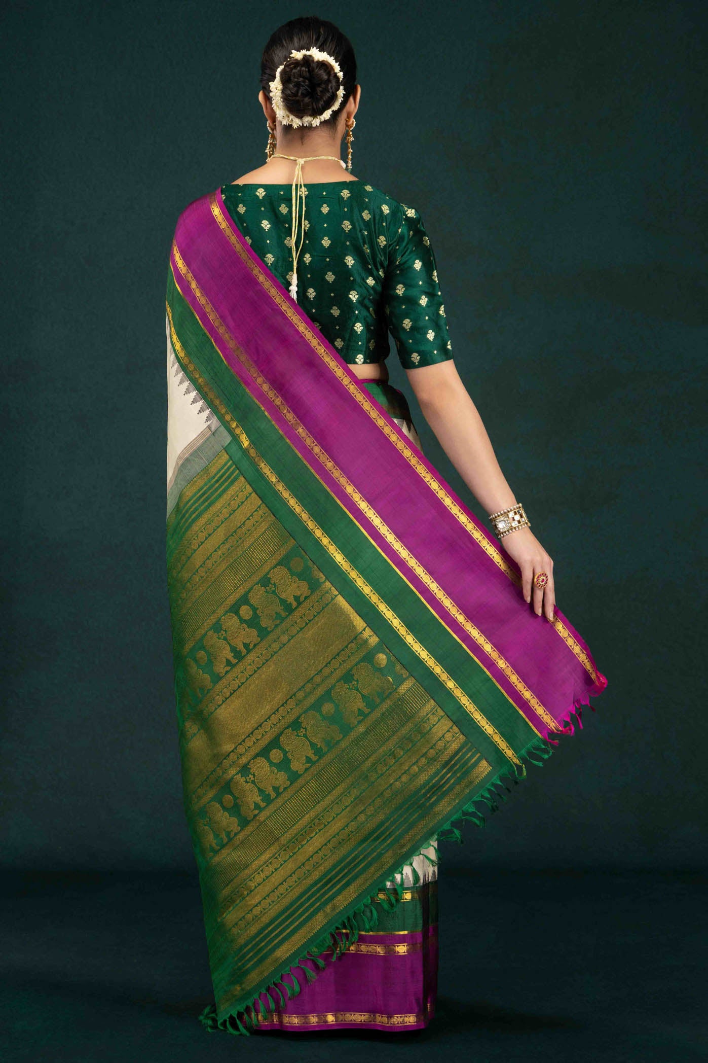pallu body
