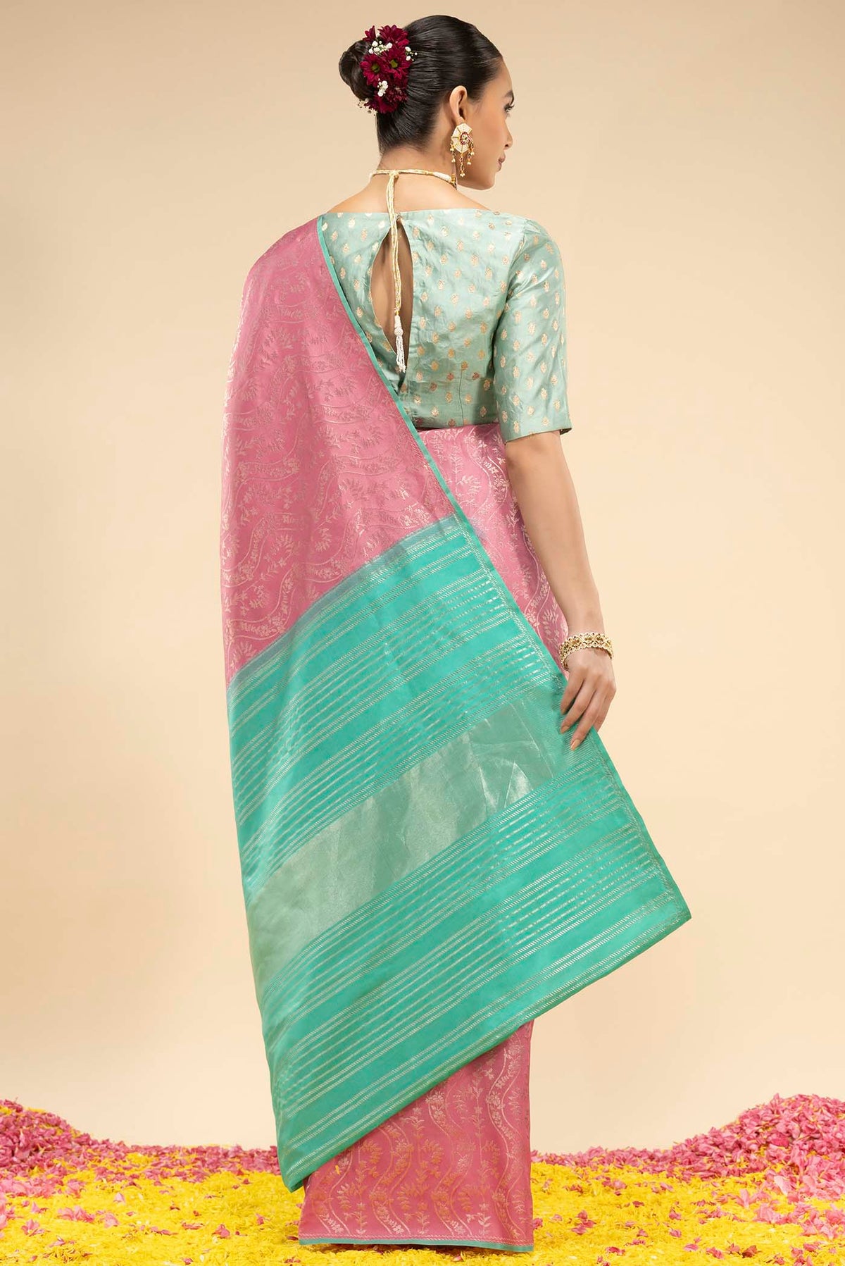 pallu body