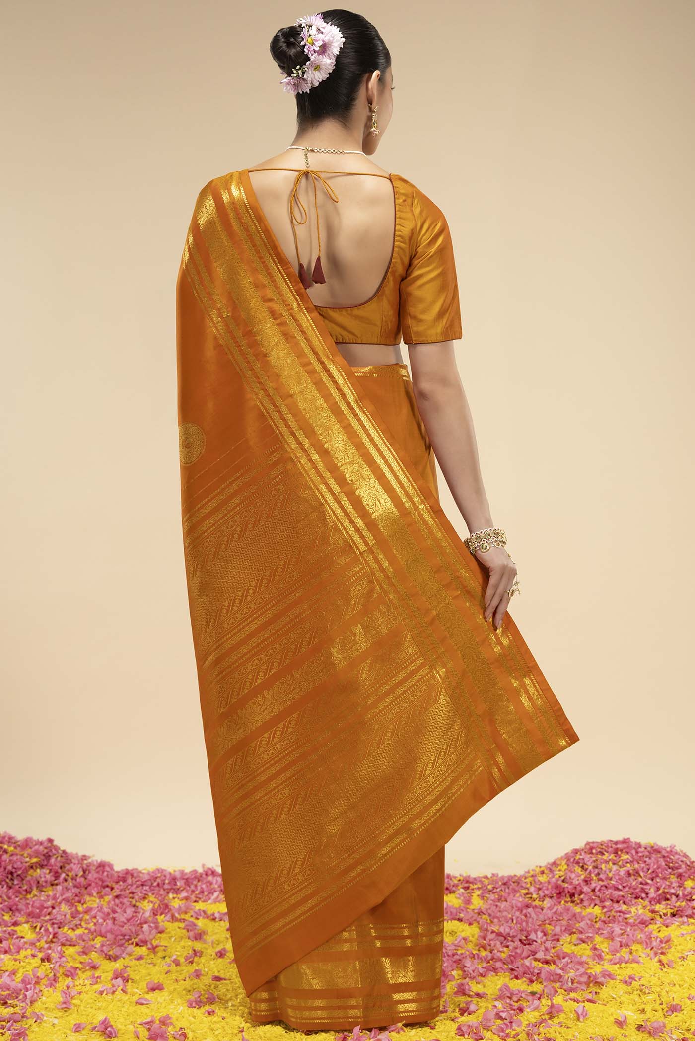 pallu body