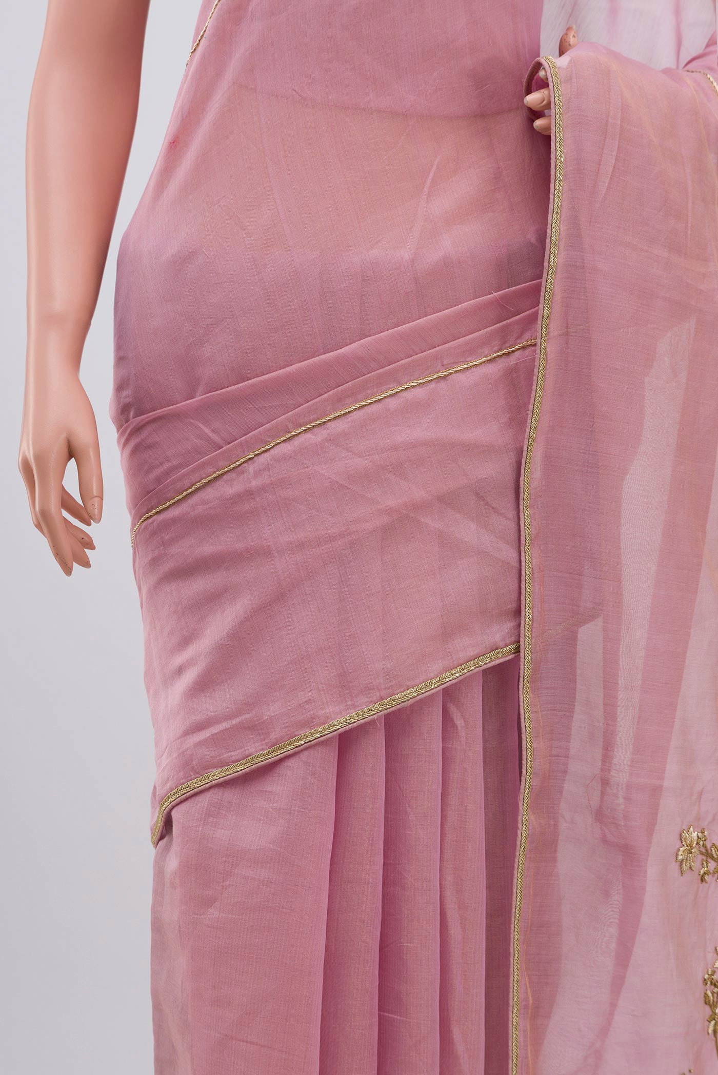 Border image of Pink Silk Cotton Saree with Embroidery on the body and Embroidery Border