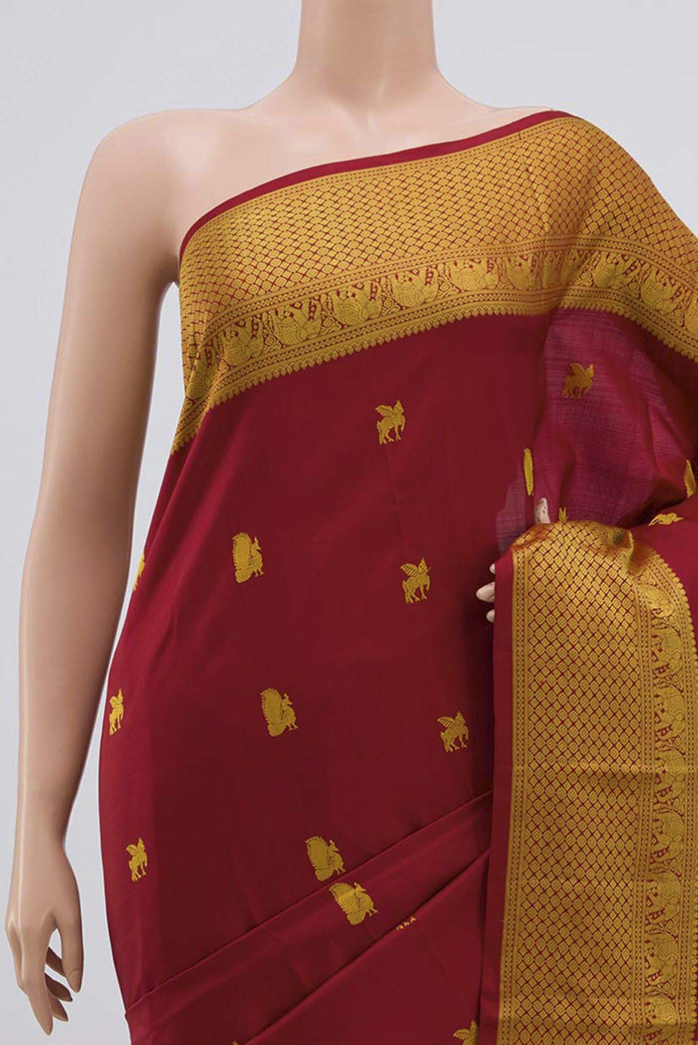 Border image of Maroon Kanchipuram Silk Saree with Thread Butta on the body and Thread Border