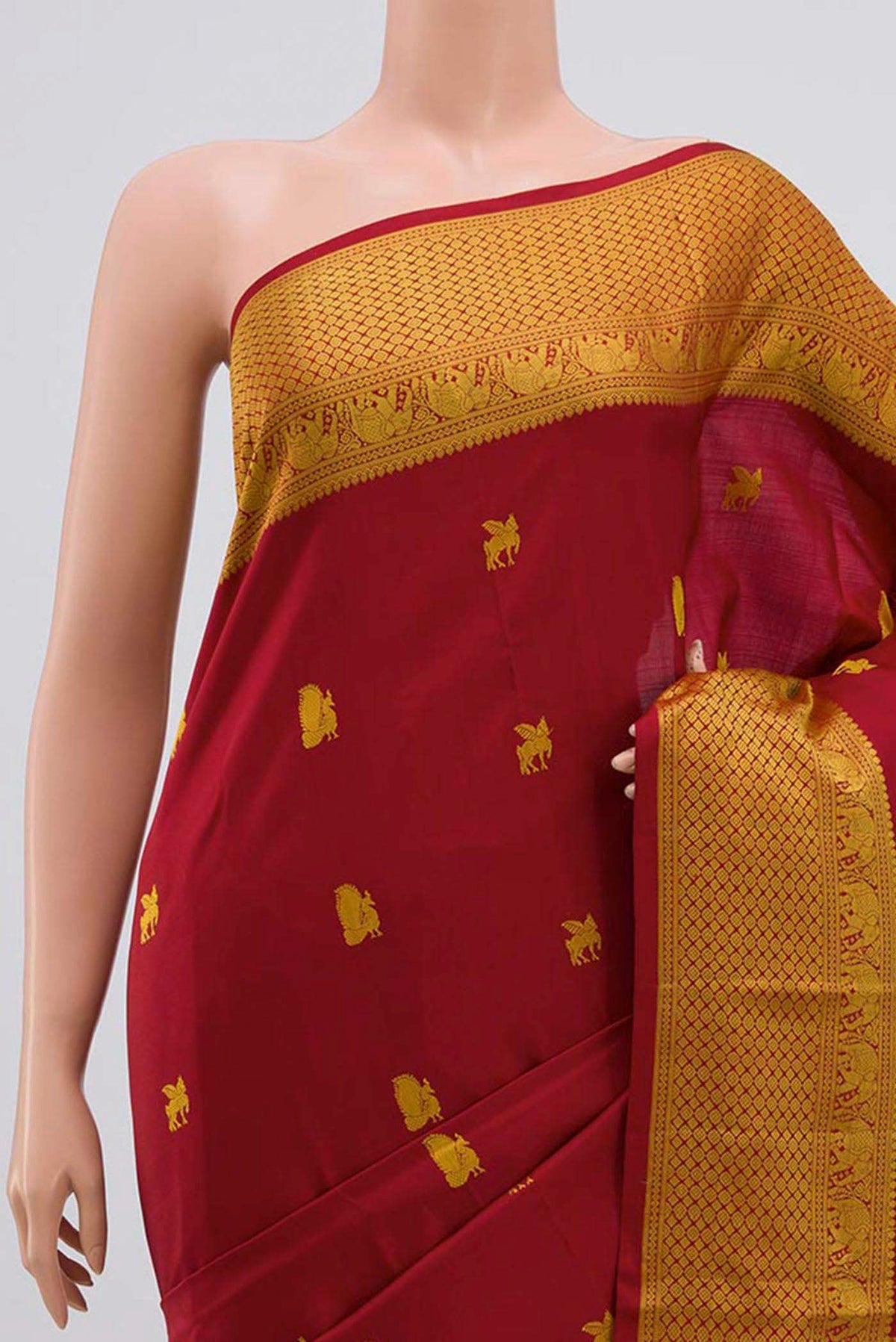 Border image of Maroon Kanchipuram Silk Saree with Thread Butta on the body and Thread Border