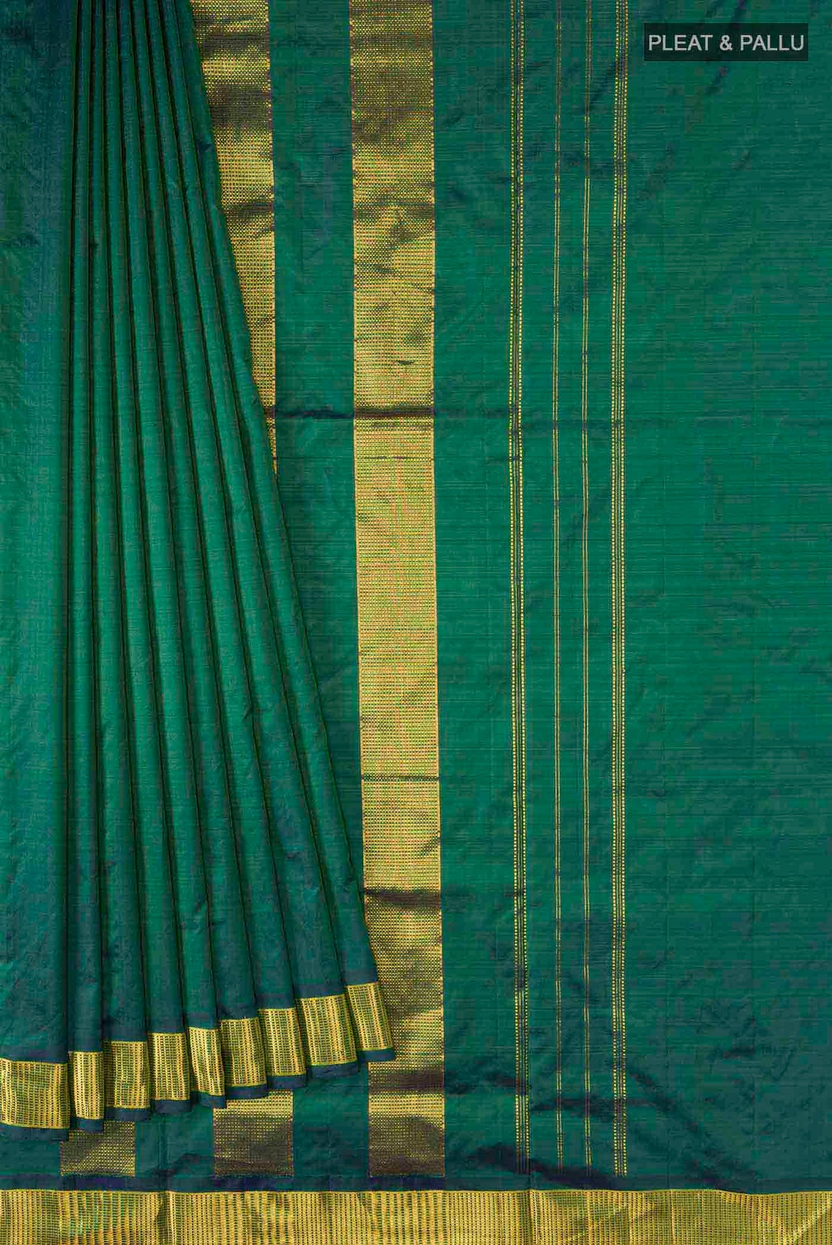 Pleats and pallu of Green Kanchipuram Silk Nine Yards Saree with Plain Body and Zari Border