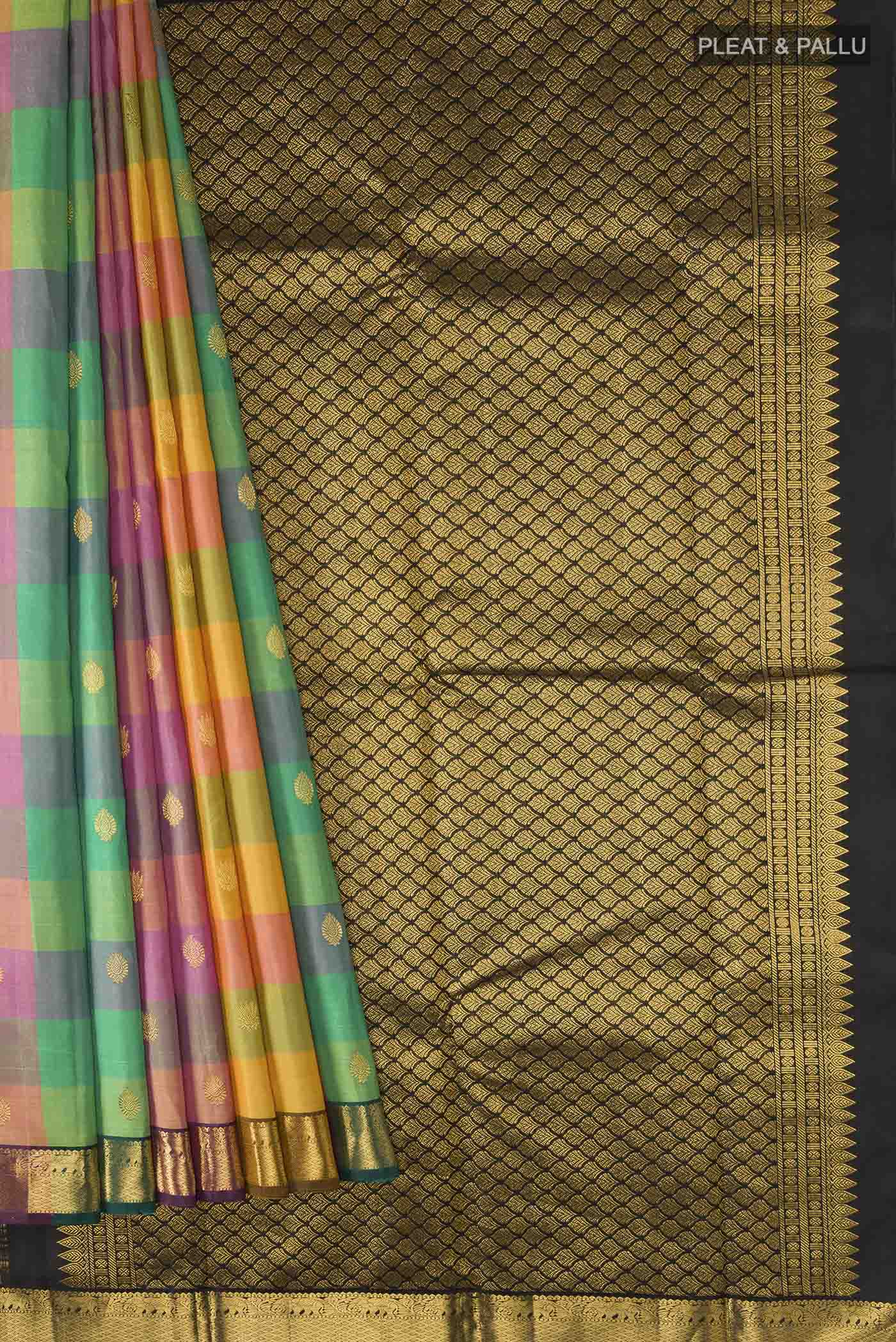 pleats pallu