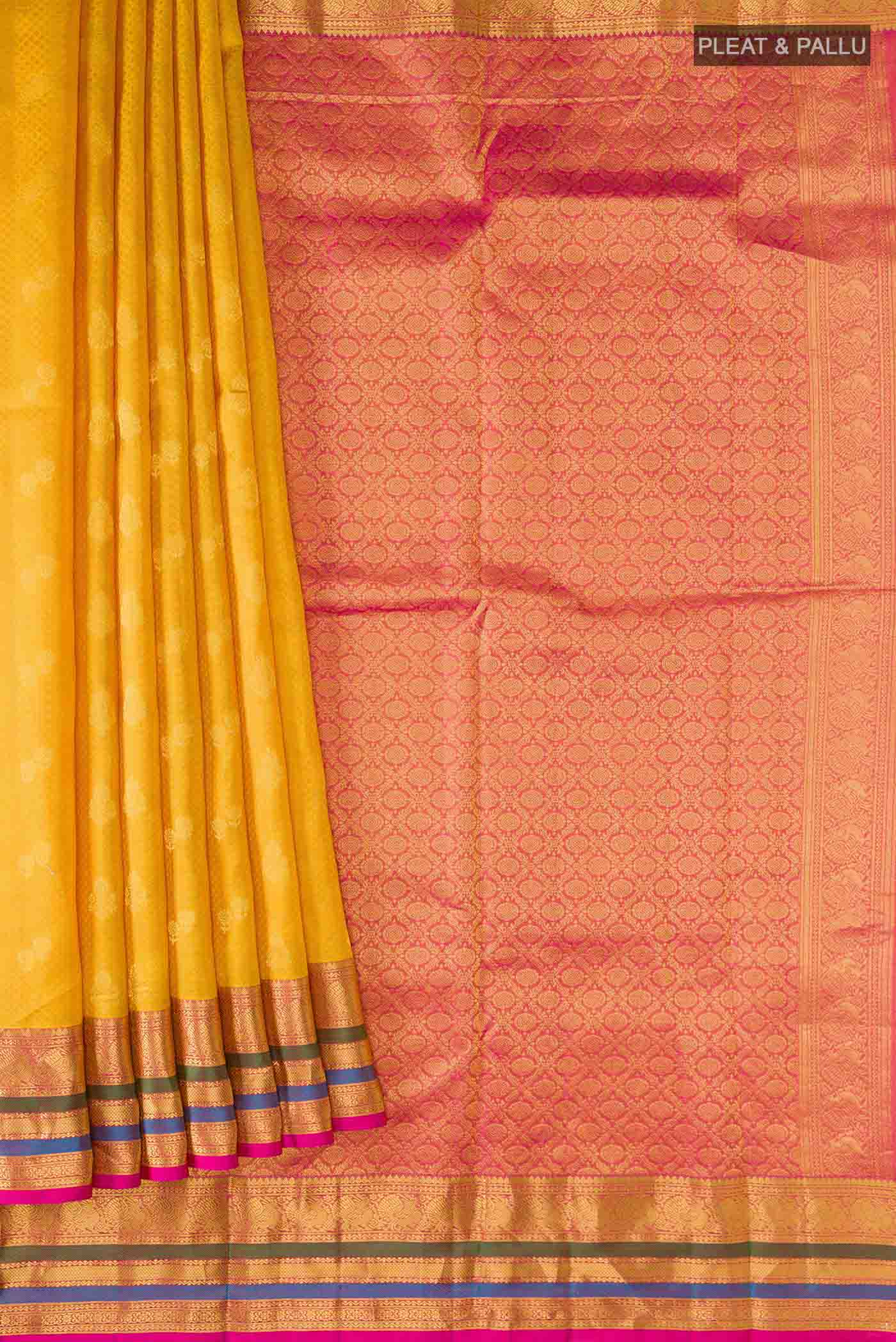 pleats pallu