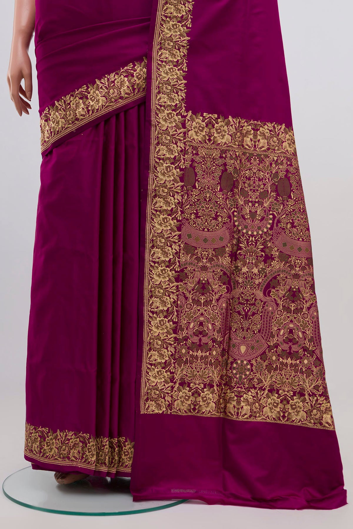 Pleats and pallu of Purple Banarasi Silk Saree with Plain Body and Thread Border. 