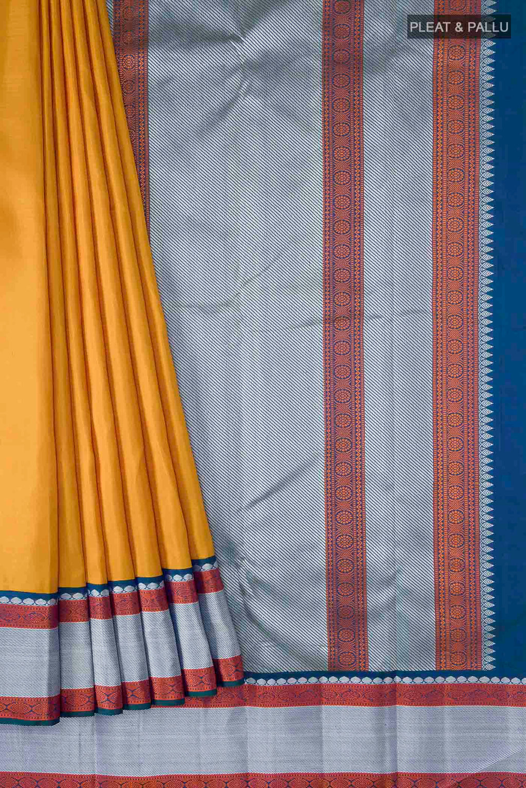 pleats pallu