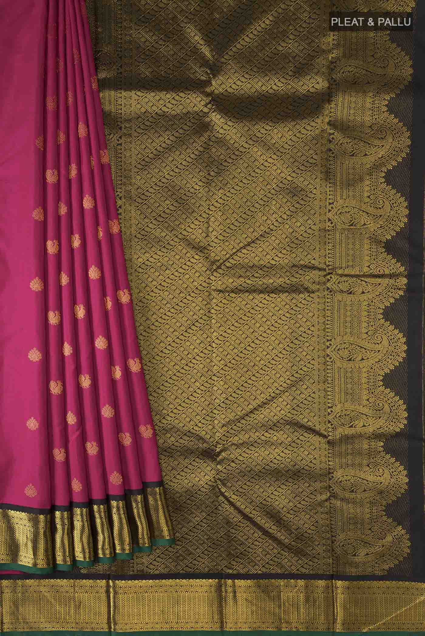 pleats pallu